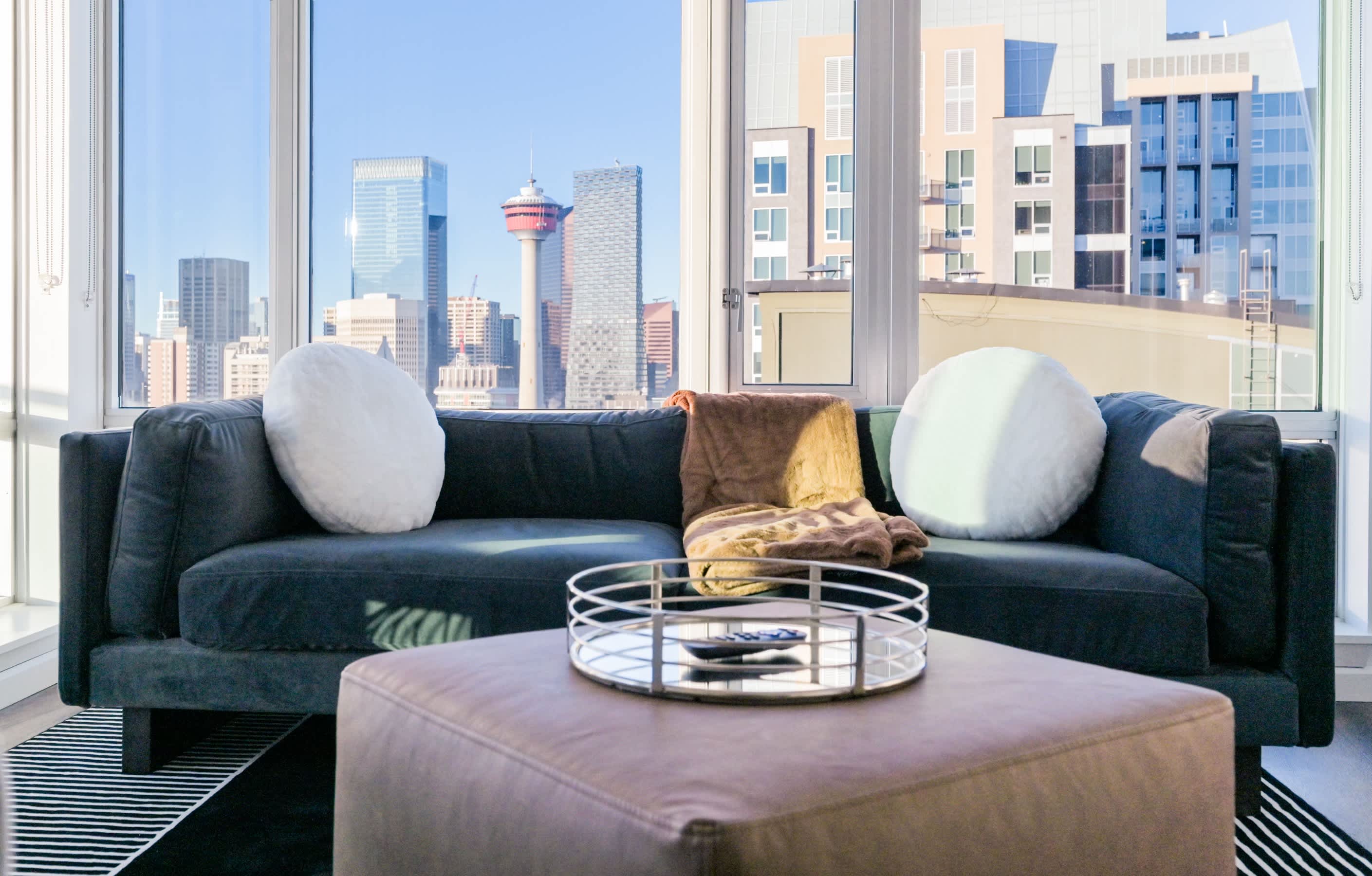 City View | Stylish Condo | 2 King Beds + Ensuites — Calgary, Alberta — vacation rental