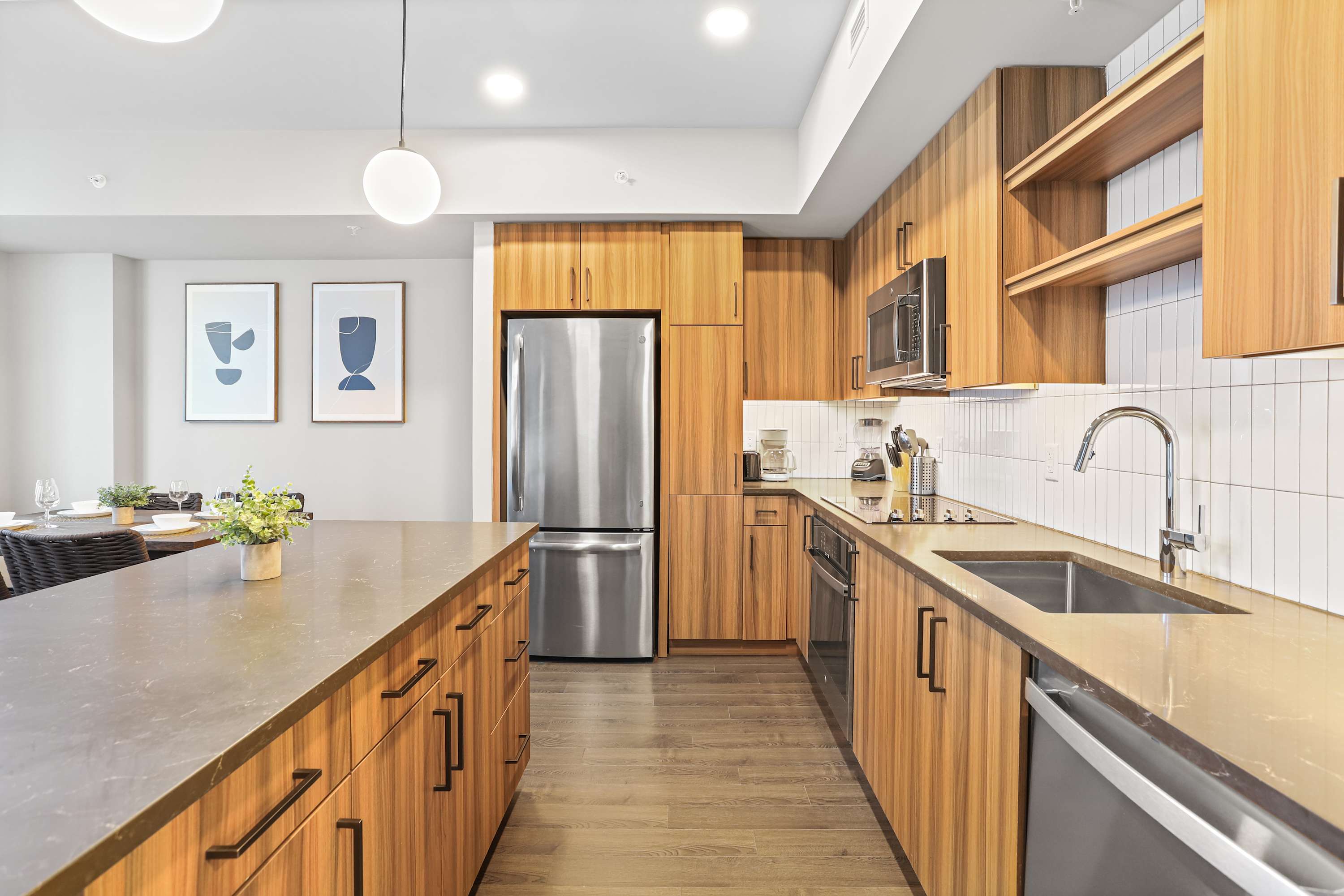 Modern Retreat with Easy Metro Access
