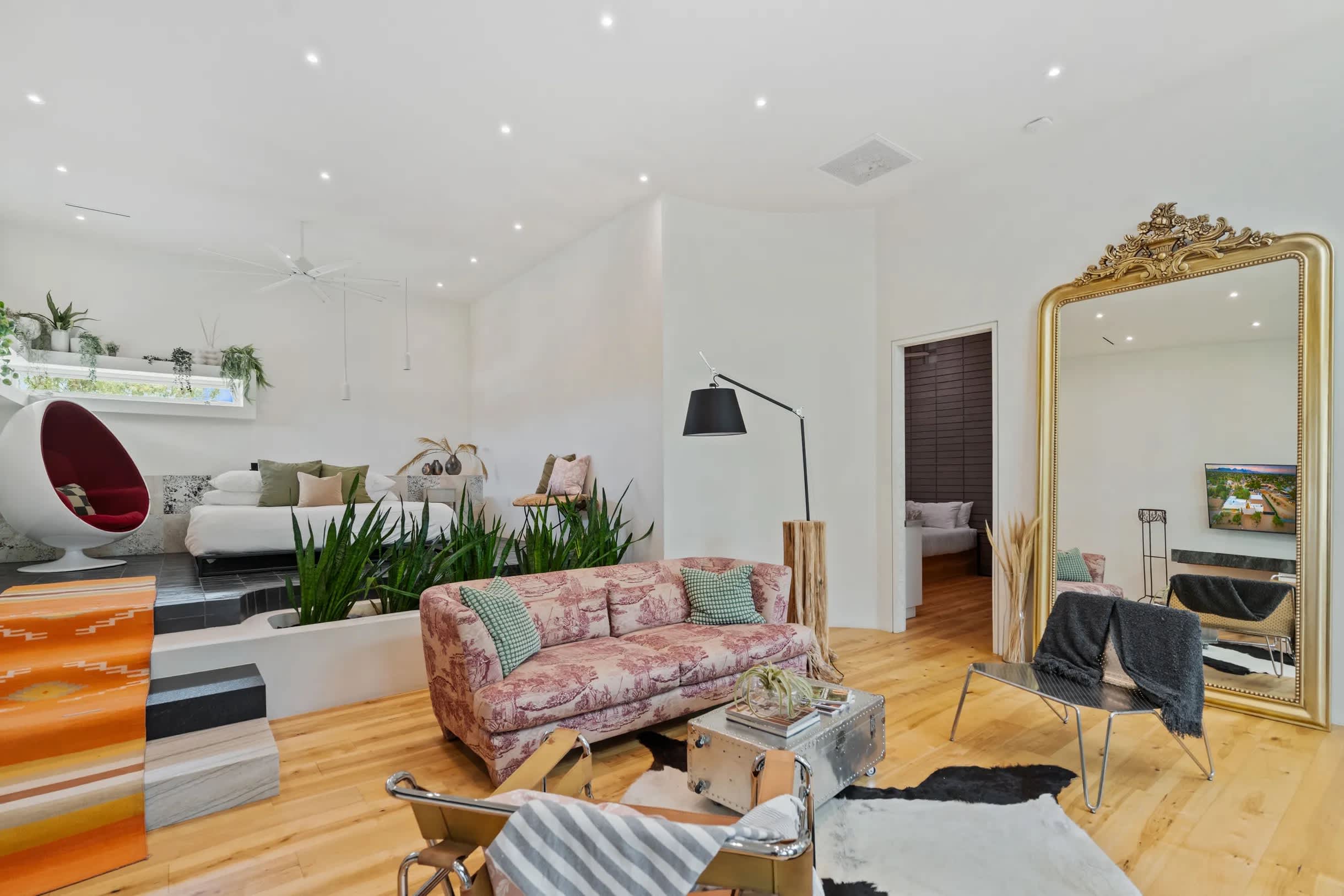 Designer Mansion - Indoor Pickleball & Sleeps 20+
