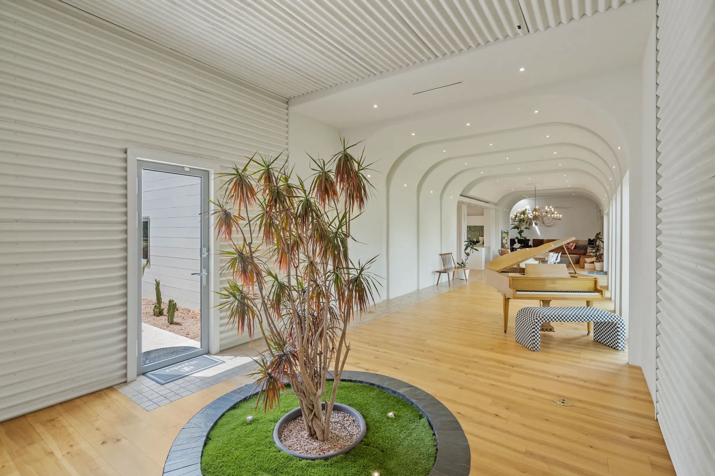The Ranch Everyone Talks About + Indoor Pickleball - Foto 7