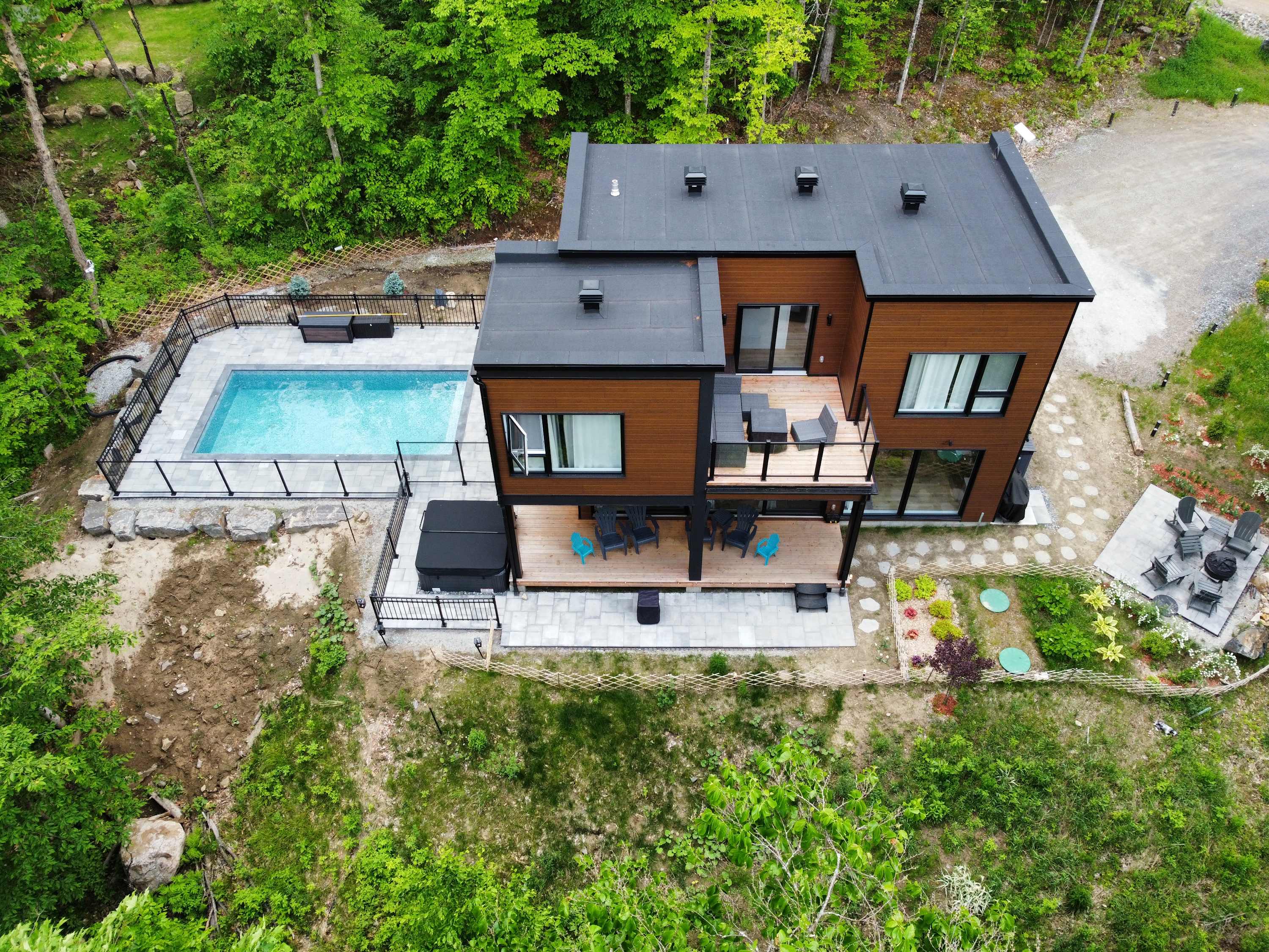 Private Outdoor Pool, Hot Tub, Mountain Views 2