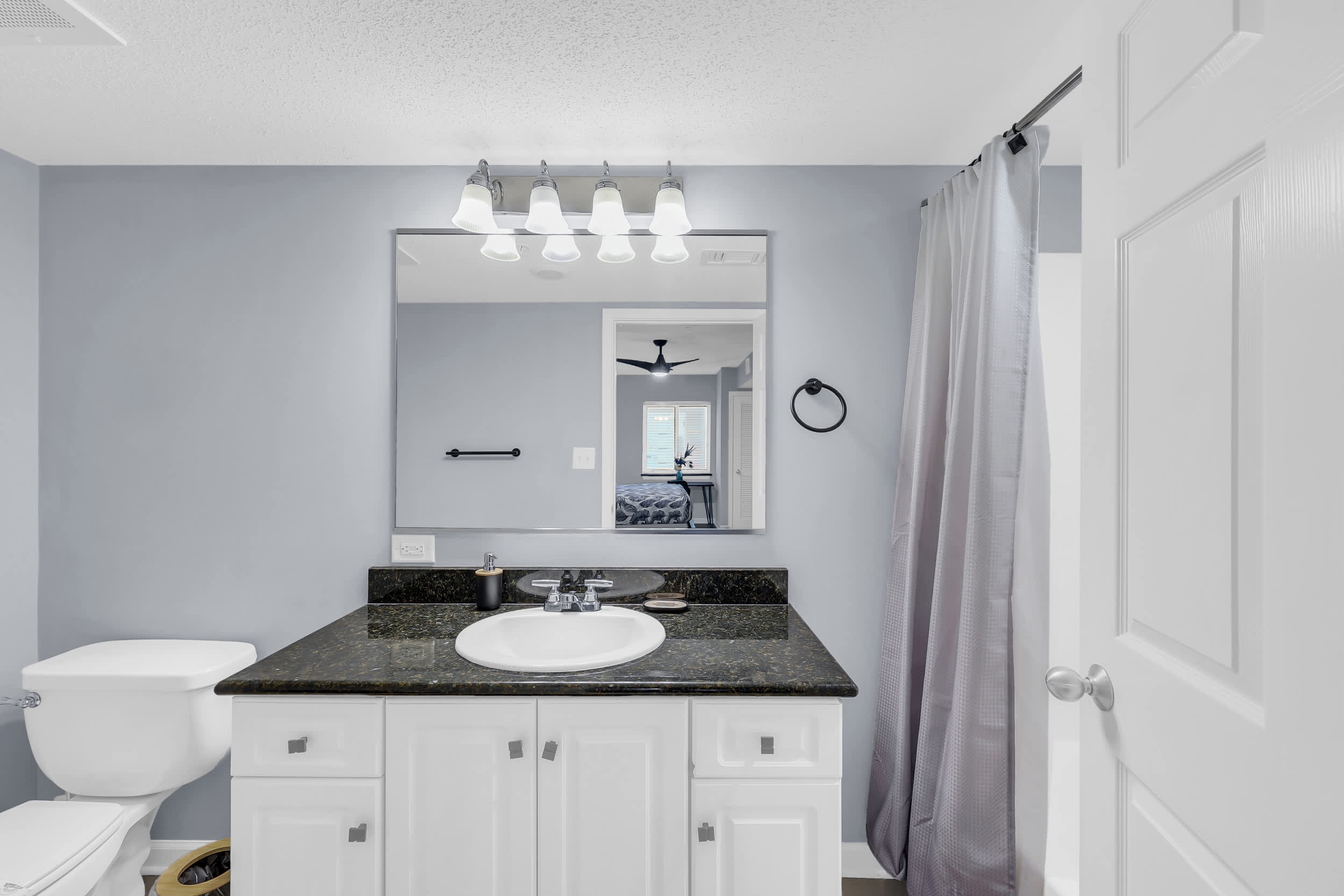 Modern Jungle Studio w Fridge Keurig Huge Pool Oasis