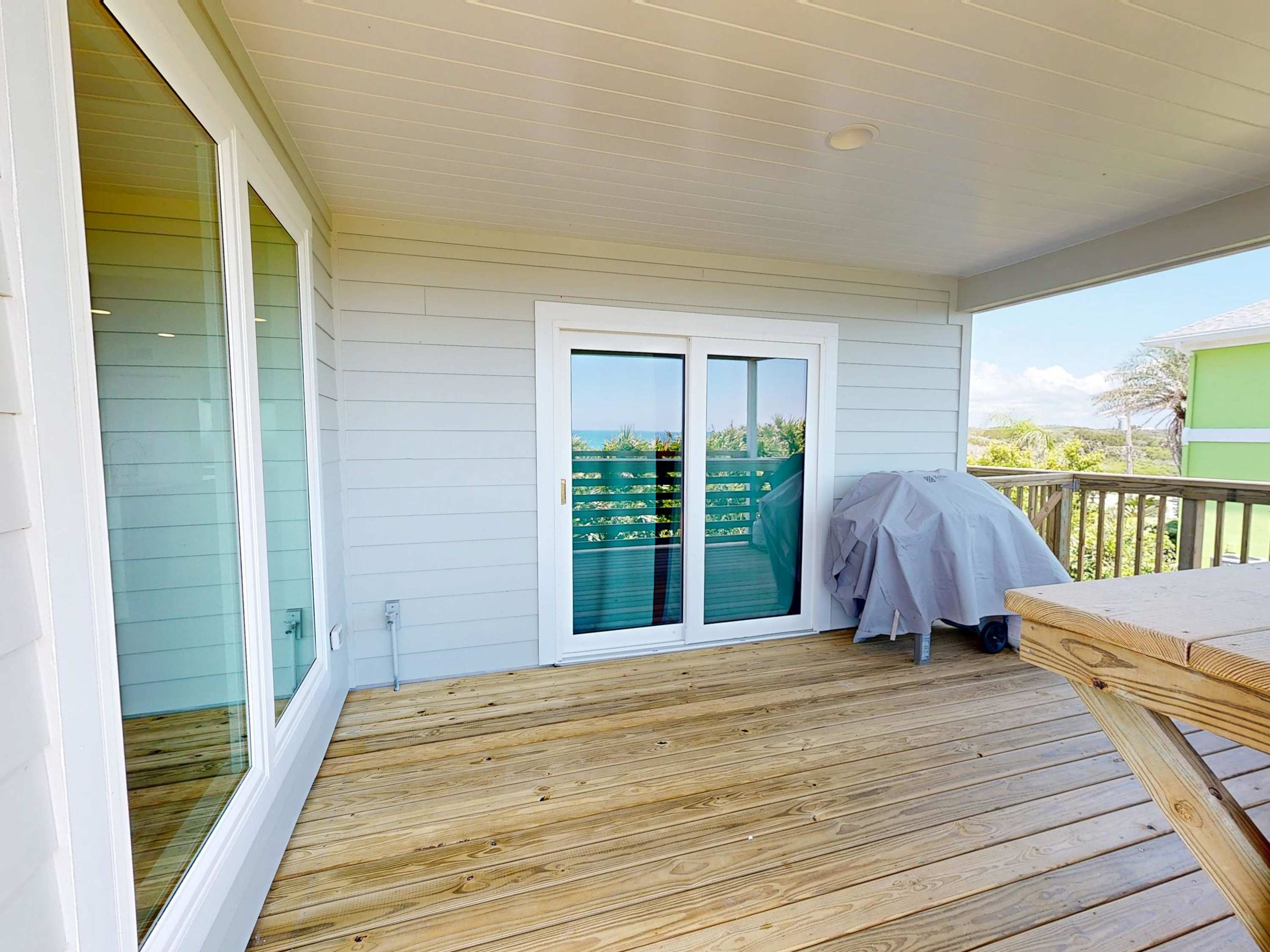Hello Beach | Wren Beach Rentals by Portoro