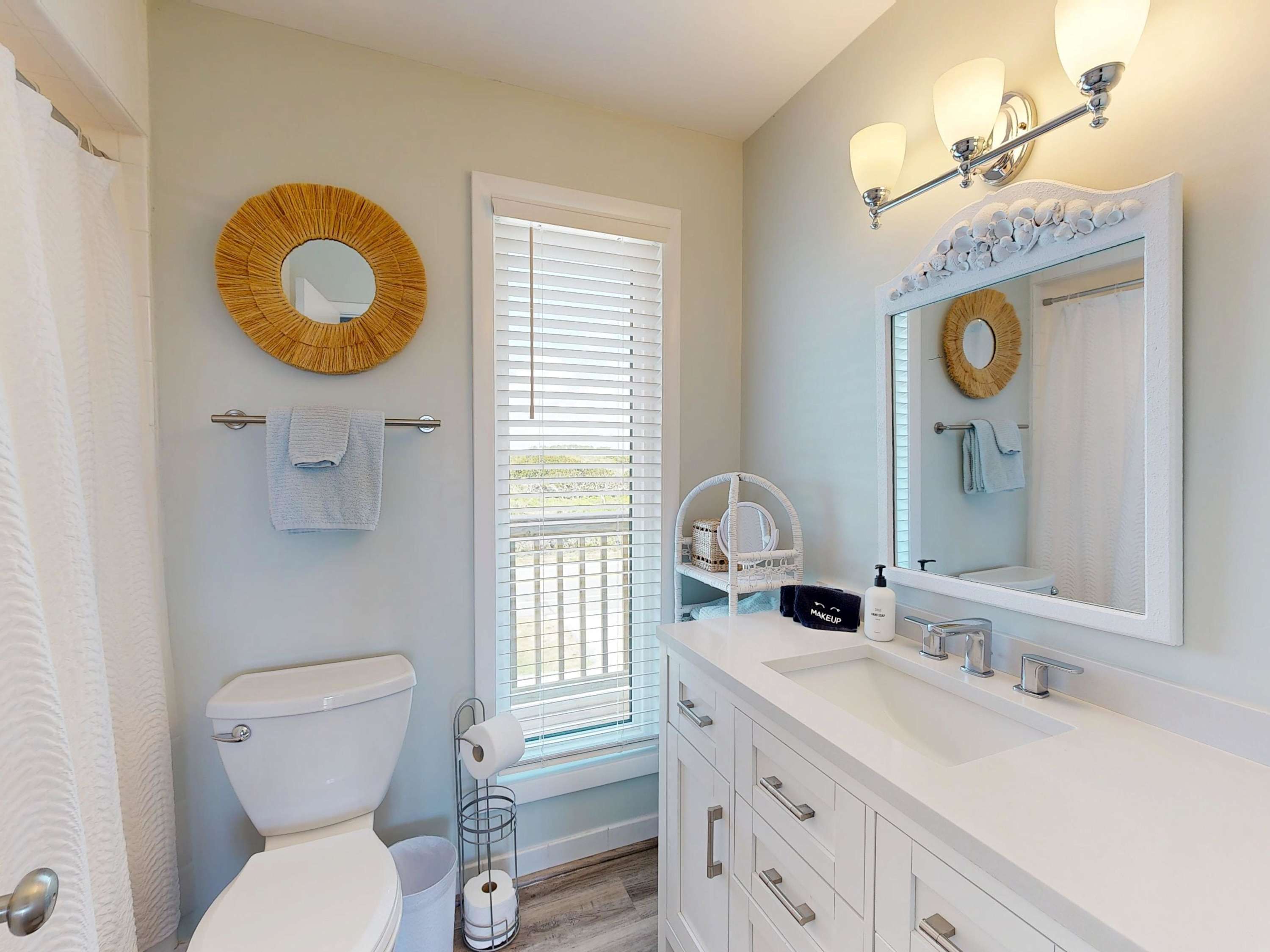 Hello Beach | Wren Beach Rentals by Portoro