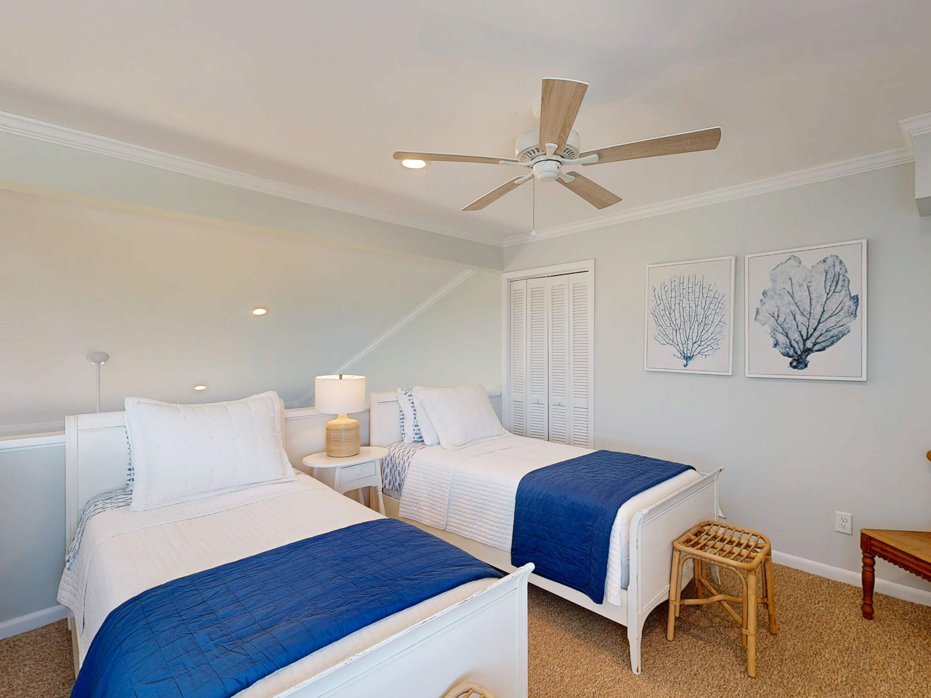 Hello Beach | Wren Beach Rentals by Portoro