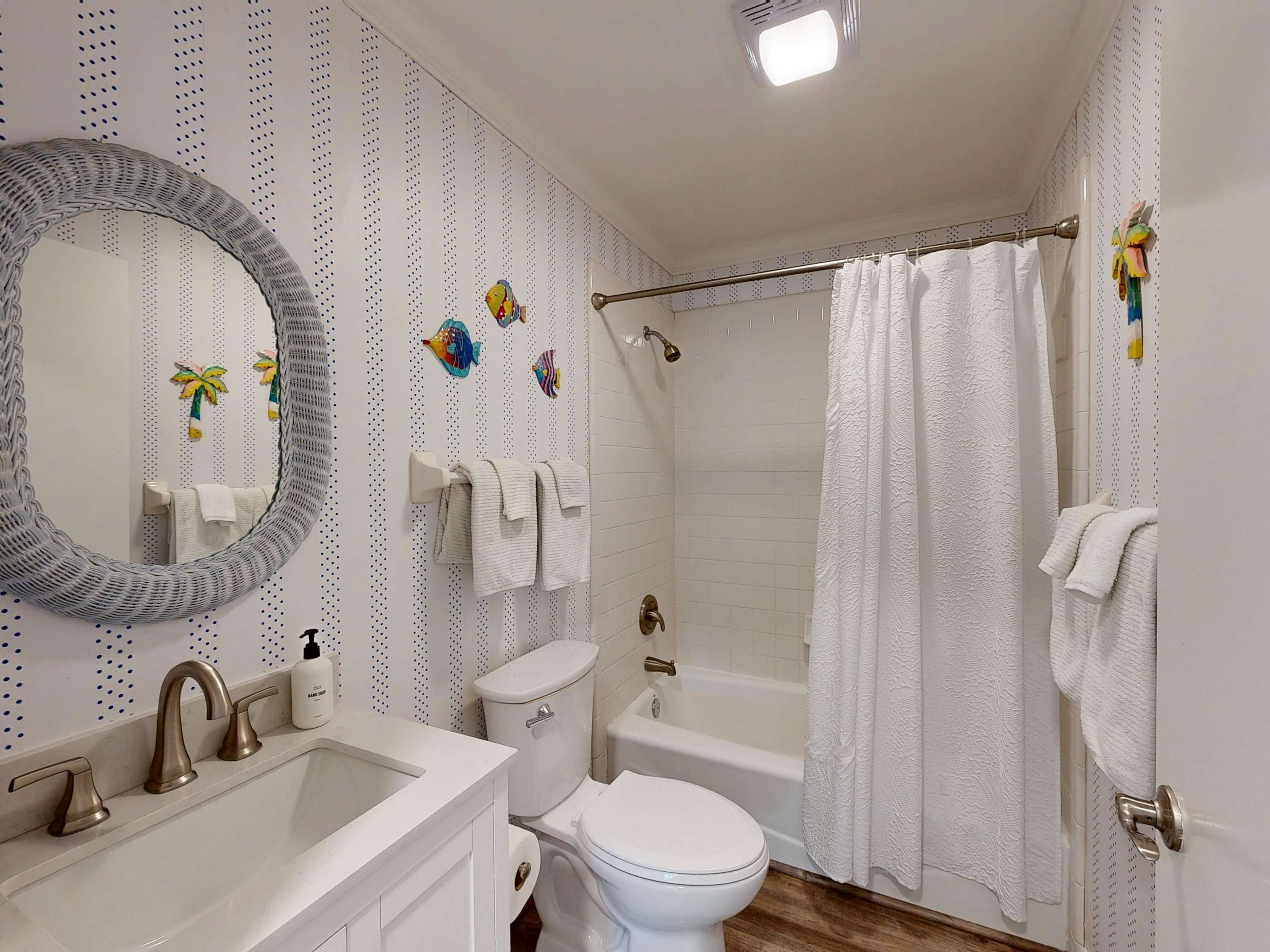 Hello Beach | Wren Beach Rentals by Portoro
