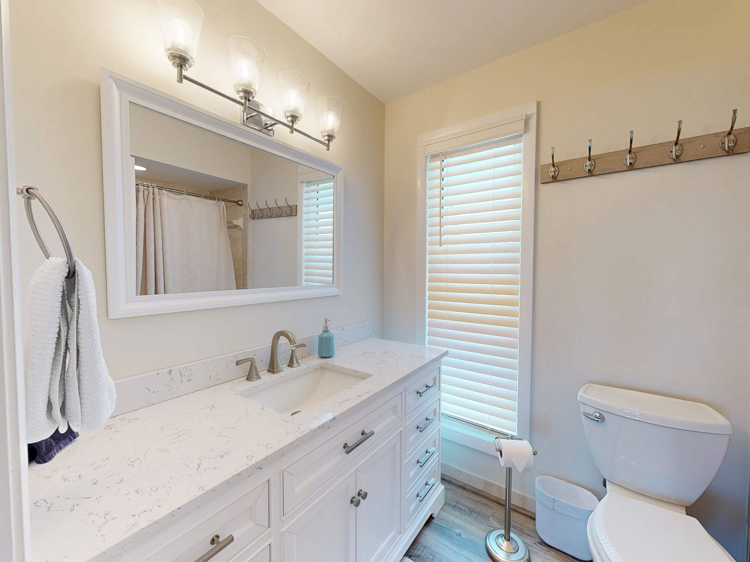 Hello Beach | Wren Beach Rentals by Portoro