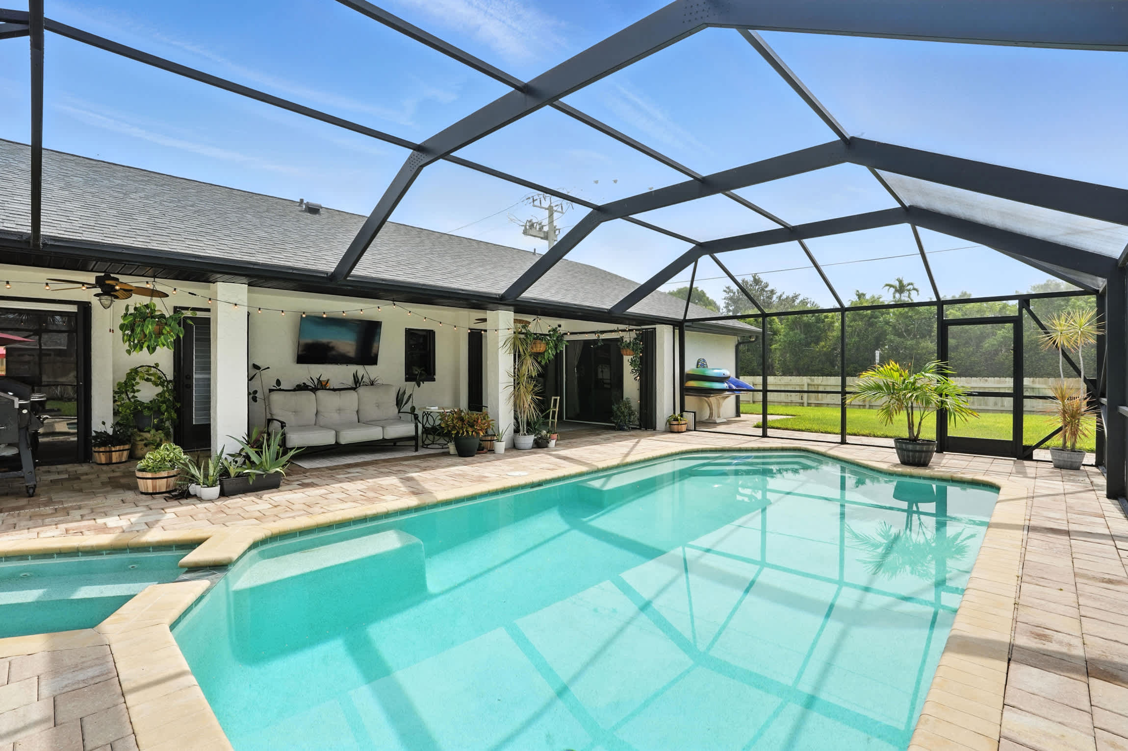 Pet Friendly Pool Home Near Naples Beaches