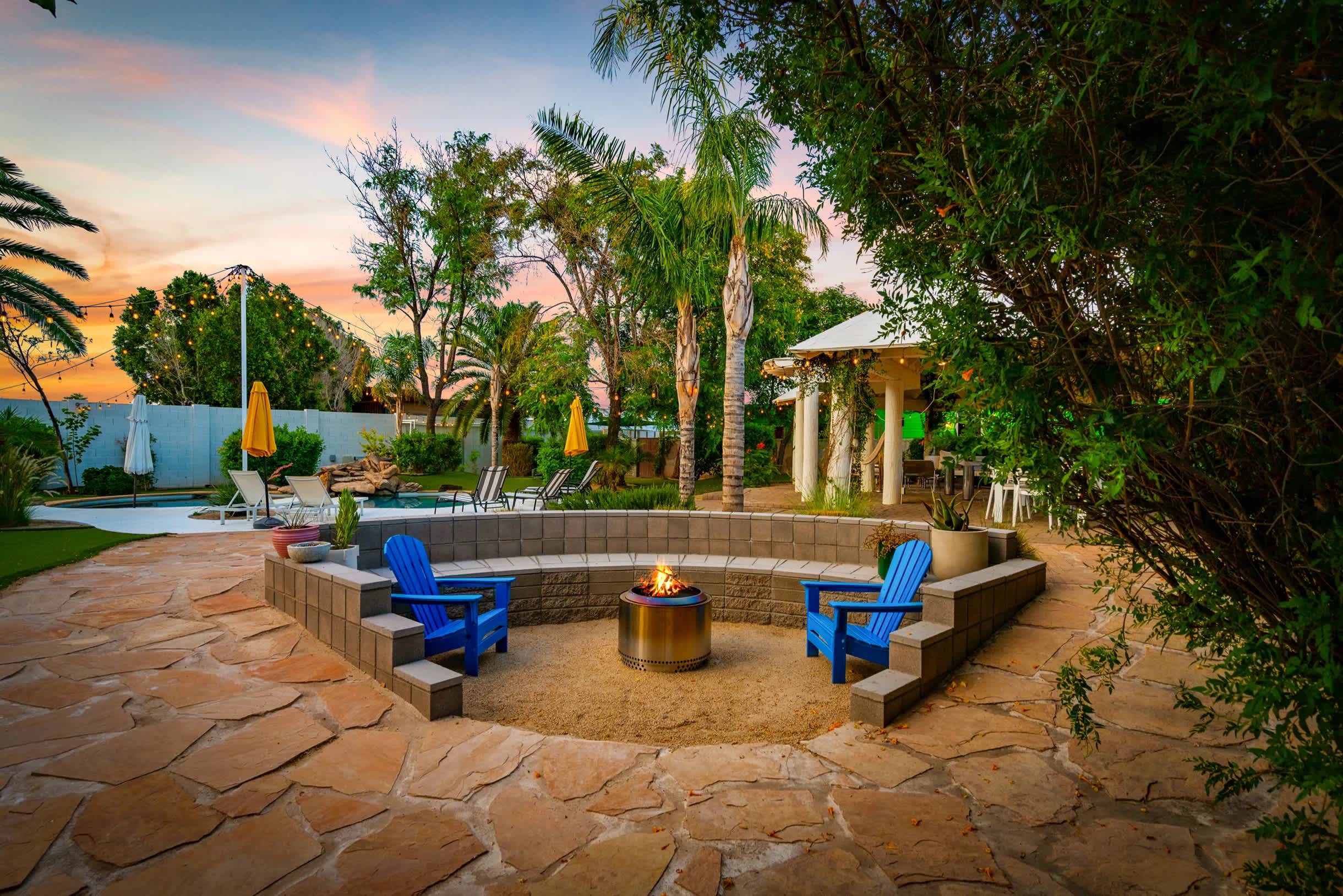 Modern Poolside Retreat- Mini Golf, Fire Pit +MORE - Foto 26