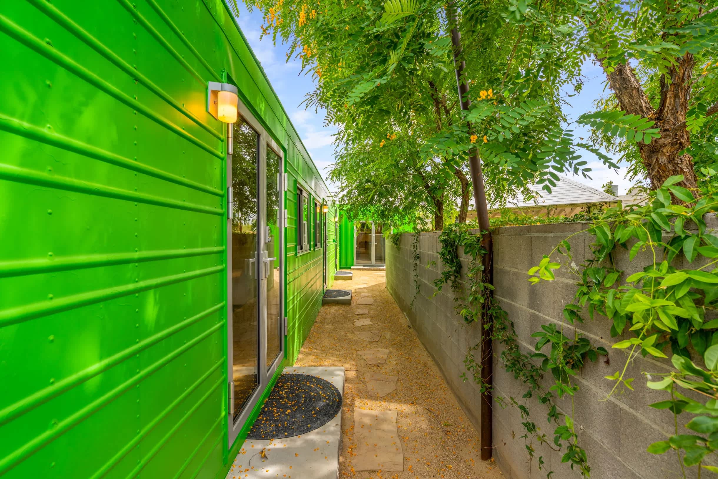 Modern Poolside Retreat- Mini Golf, Fire Pit +MORE - Foto 35