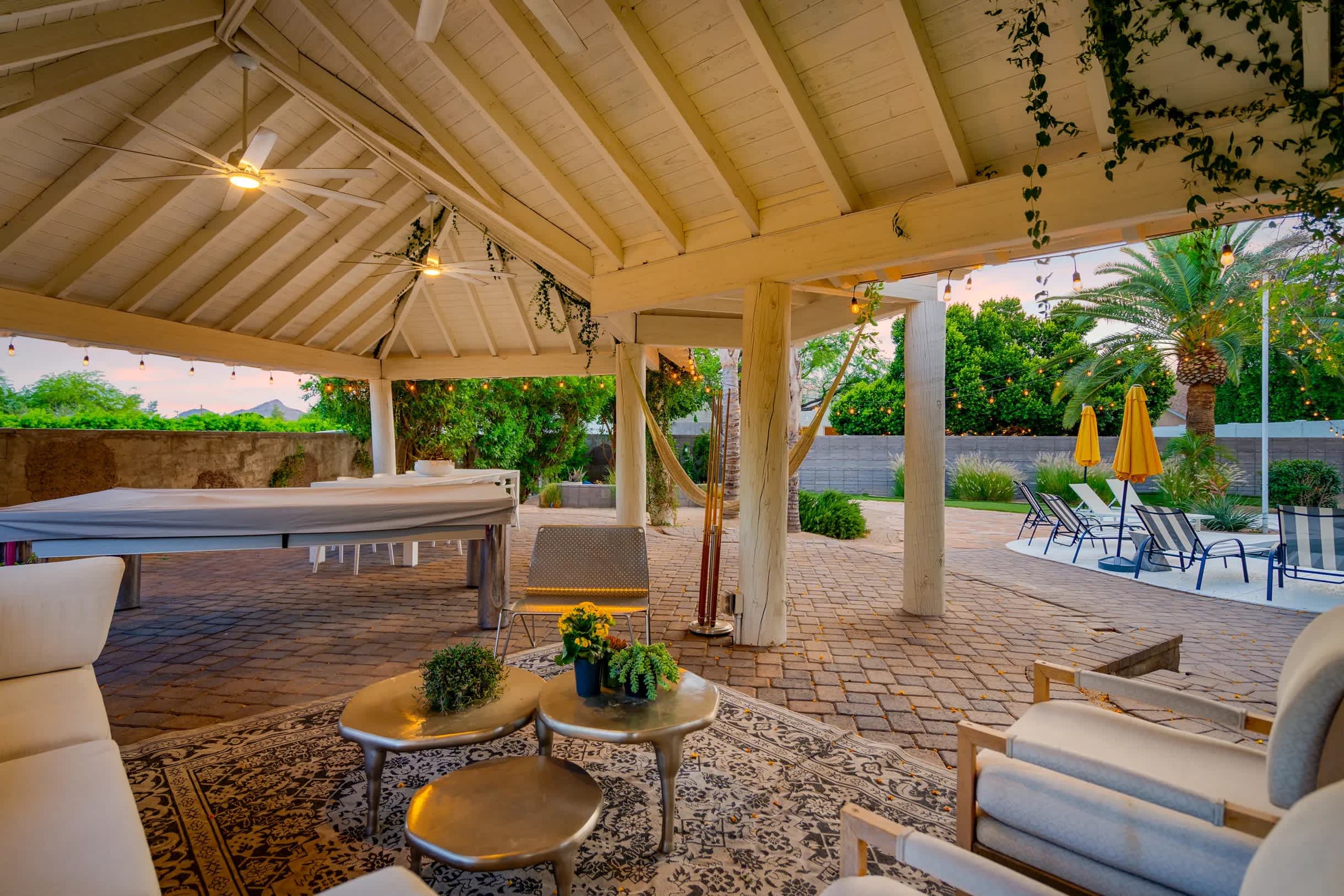 Modern Poolside Retreat- Mini Golf, Fire Pit +MORE - Foto 32