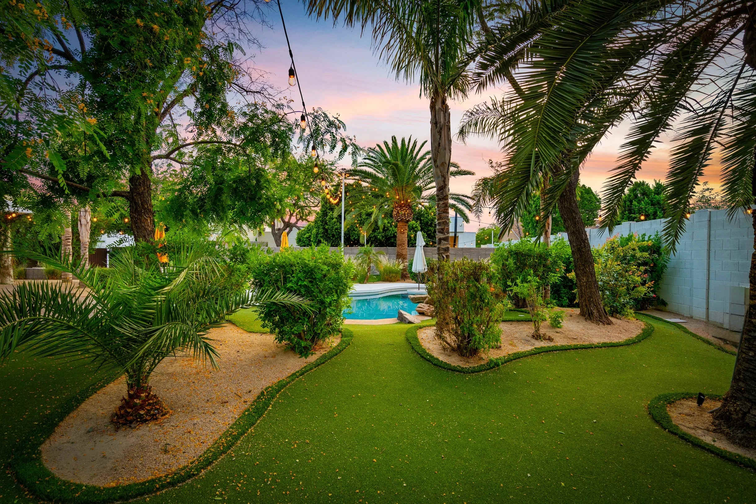 Modern Poolside Retreat- Mini Golf, Fire Pit +MORE - Foto 31