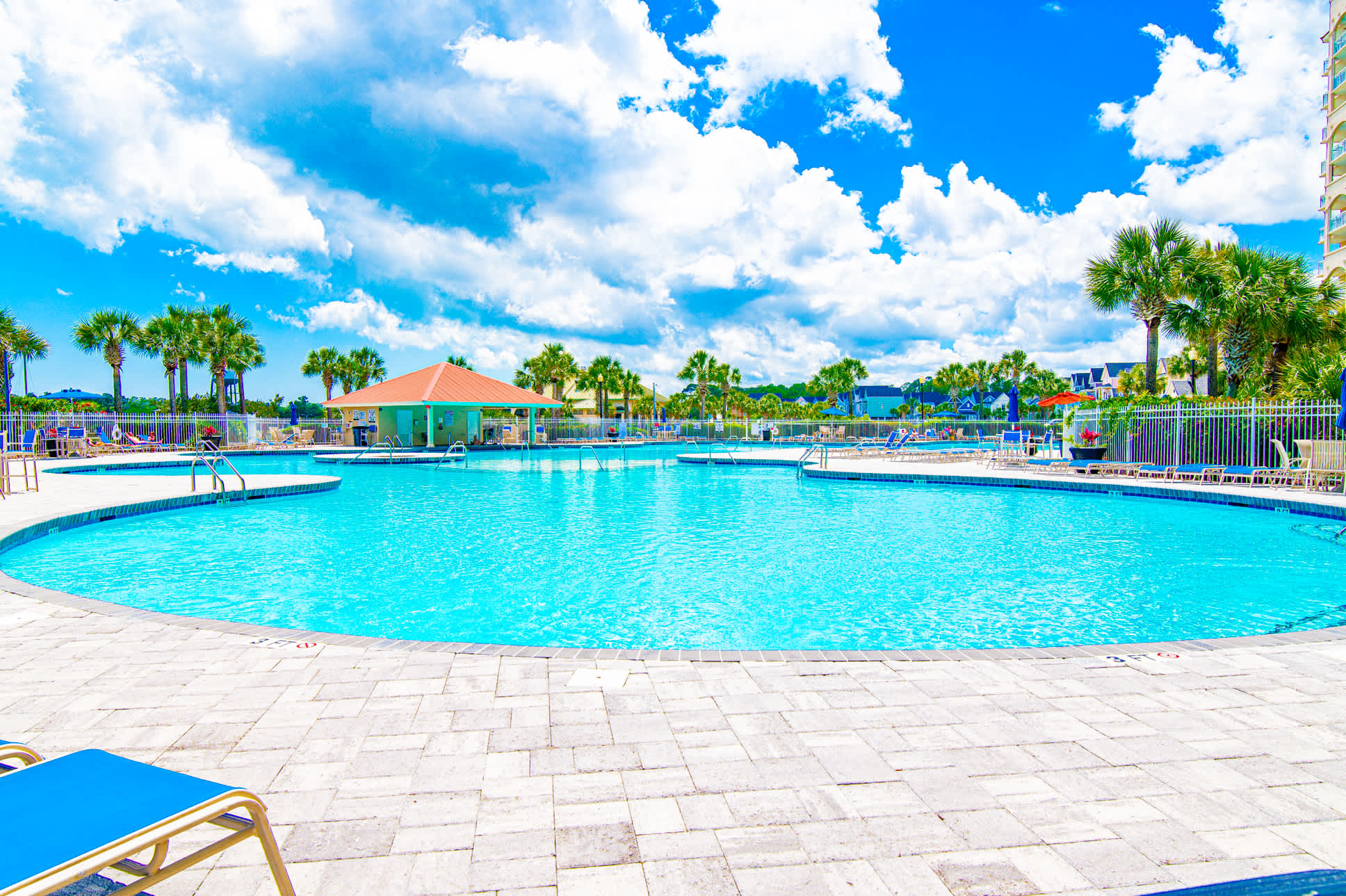 Access to Huge North Tower Pool and Hot Tub on Waterfront at Marina with Restaurant