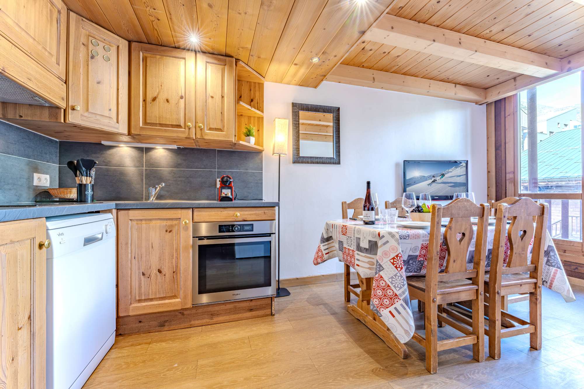 Mountain Hideaway w/ Ski-In/Out  — Val Thorens, Auvergne-Rhône-Alpes — vacation rental