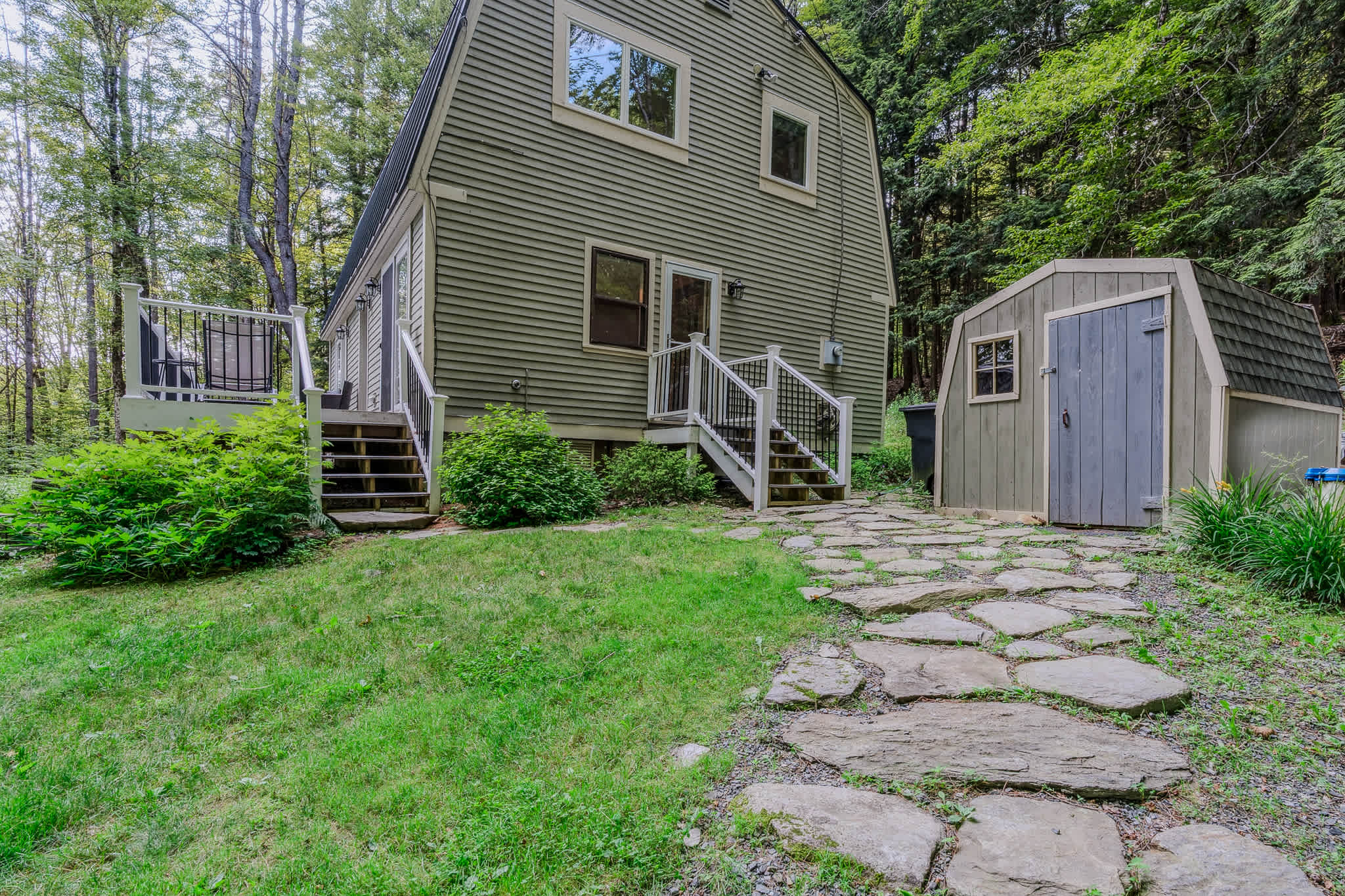 Acres & Views! Firepit, BBQ | Bayley Way Getaway