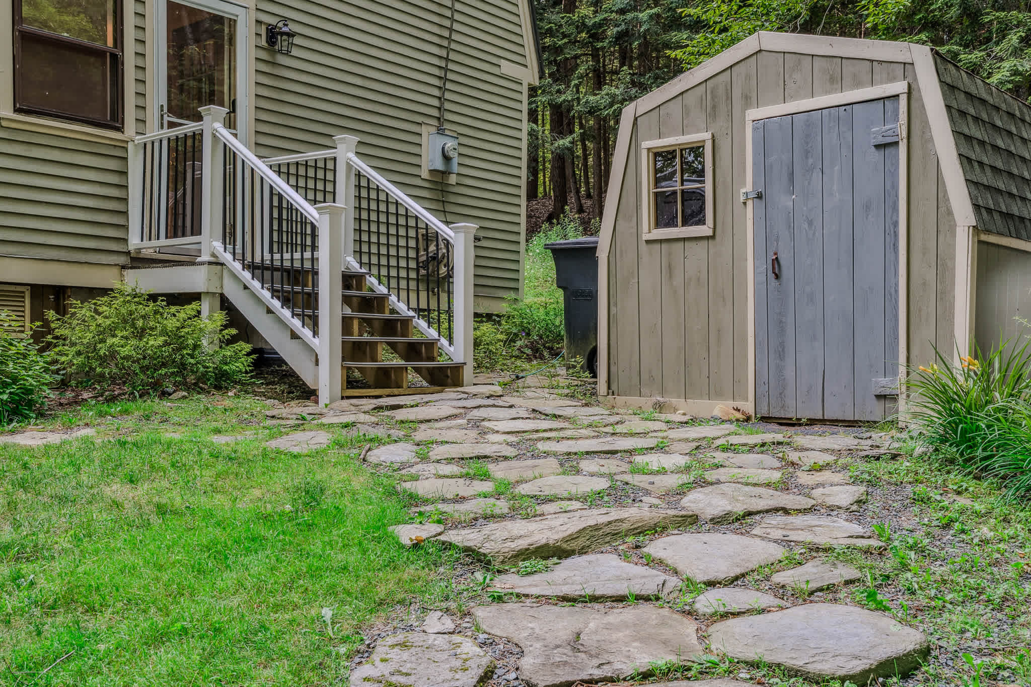 Acres & Views! Firepit, BBQ | Bayley Way Getaway