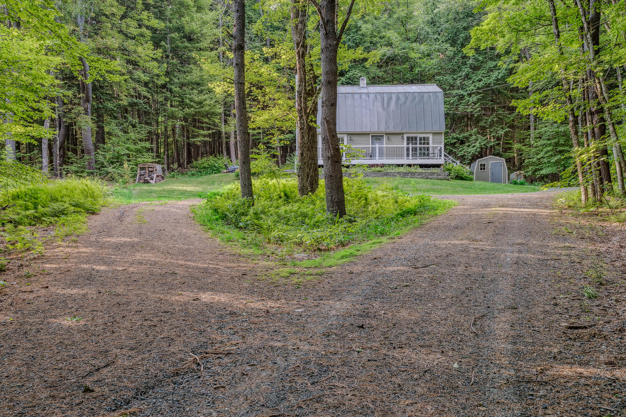 Acres & Views! Firepit, BBQ | Bayley Way Getaway