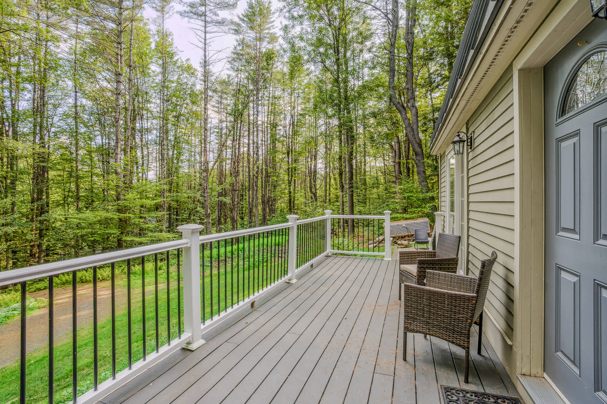 Acres & Views! Firepit, BBQ | Bayley Way Getaway