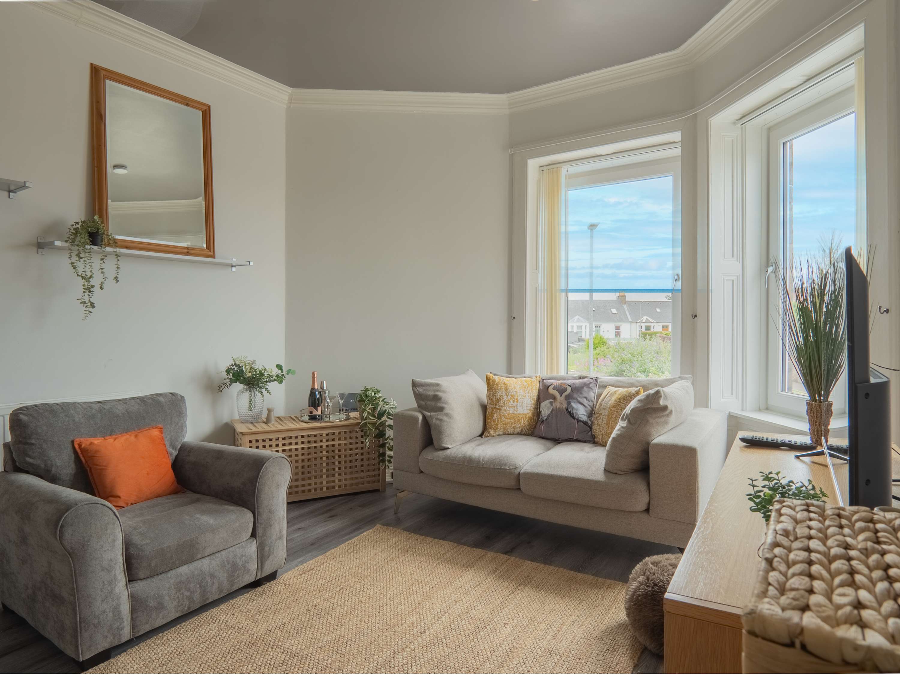 Ayr Coastal Apartment near Stadium, Free Parking in 4 Somerset Road KA8 9LY - Property image 3 - VivreStays