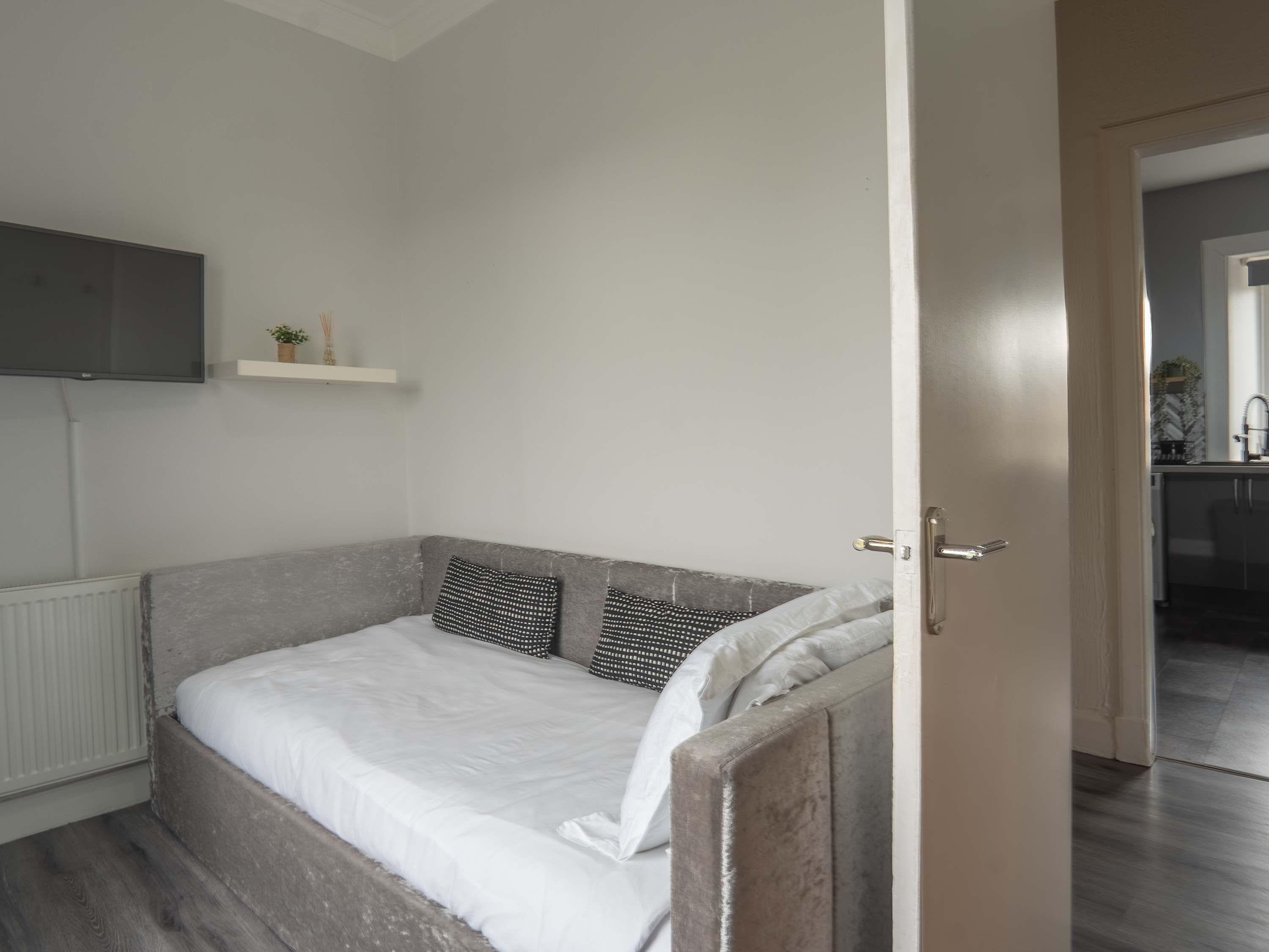 Ayr Coastal Apartment near Stadium, Free Parking in 4 Somerset Road KA8 9LY - Property image 23 - VivreStays