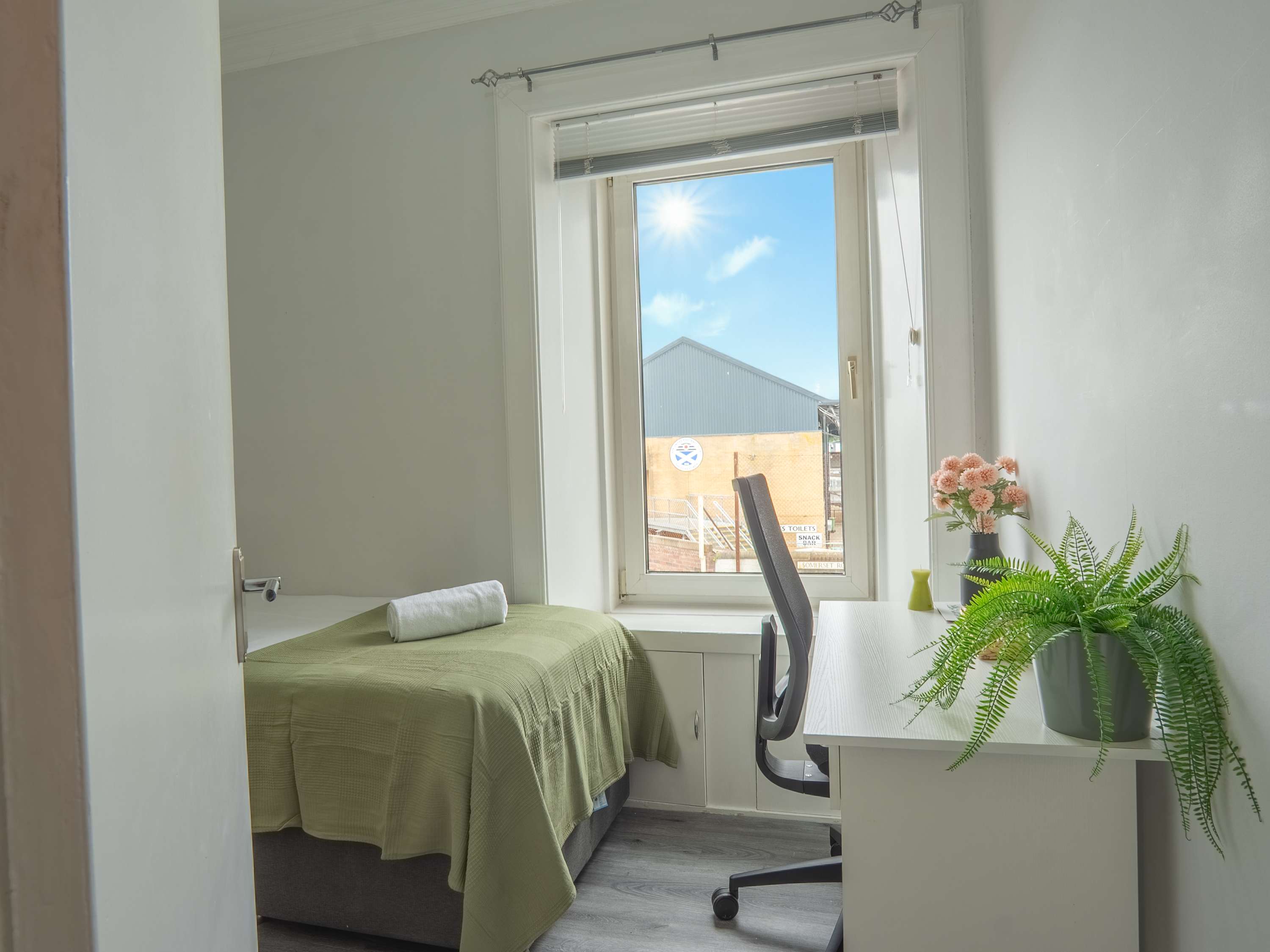 Ayr Coastal Apartment near Stadium, Free Parking in 4 Somerset Road KA8 9LY - Property image 17 - VivreStays