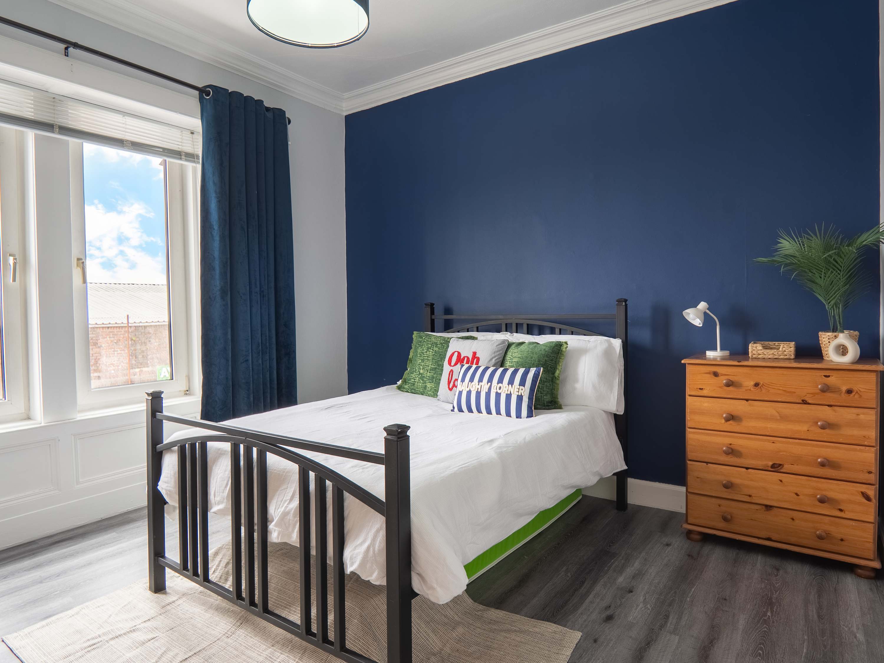 Ayr Coastal Apartment near Stadium, Free Parking in 4 Somerset Road KA8 9LY - Property image 11 - VivreStays