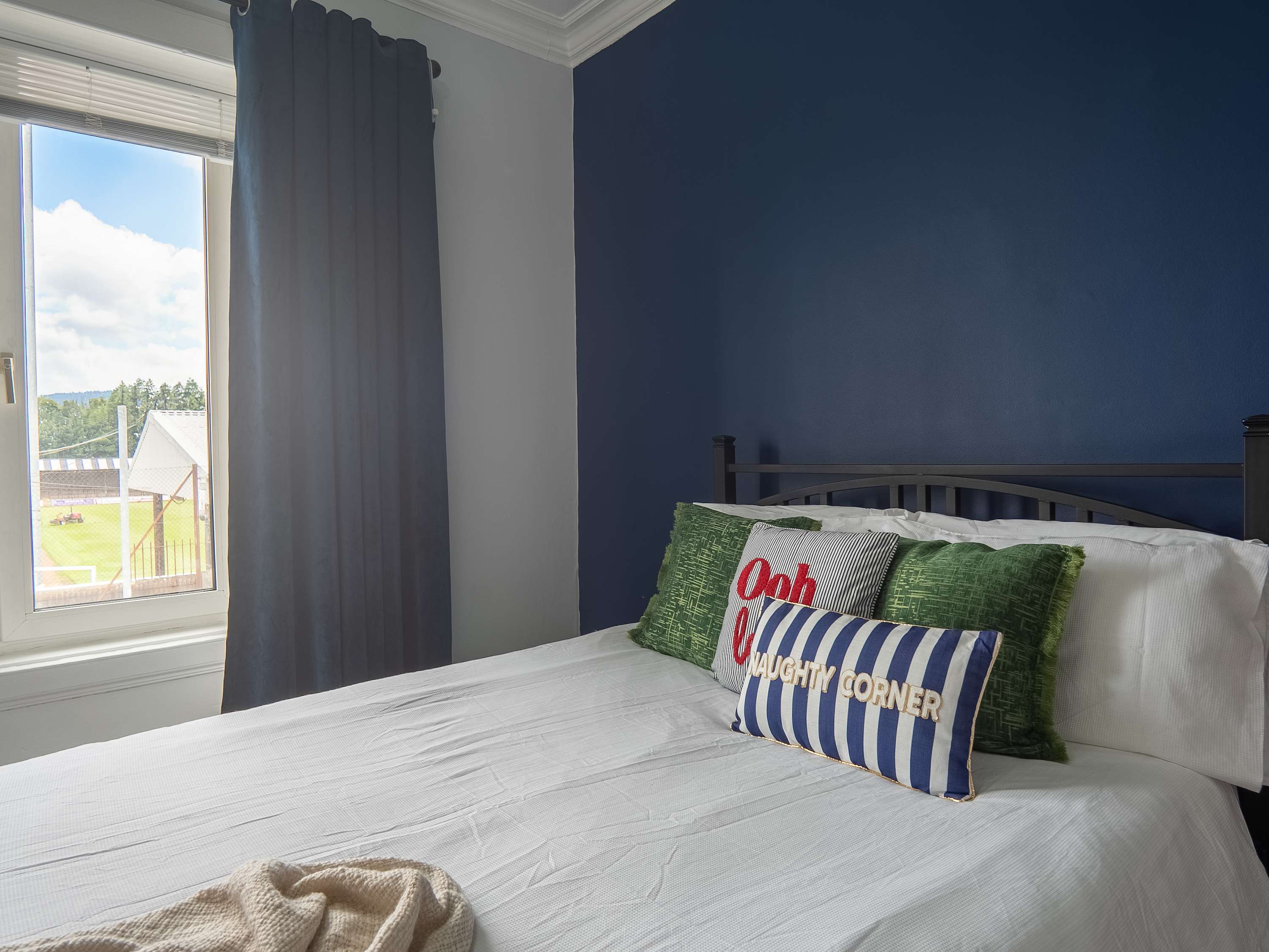 Ayr Coastal Apartment near Stadium, Free Parking in 4 Somerset Road KA8 9LY - Property image 16 - VivreStays