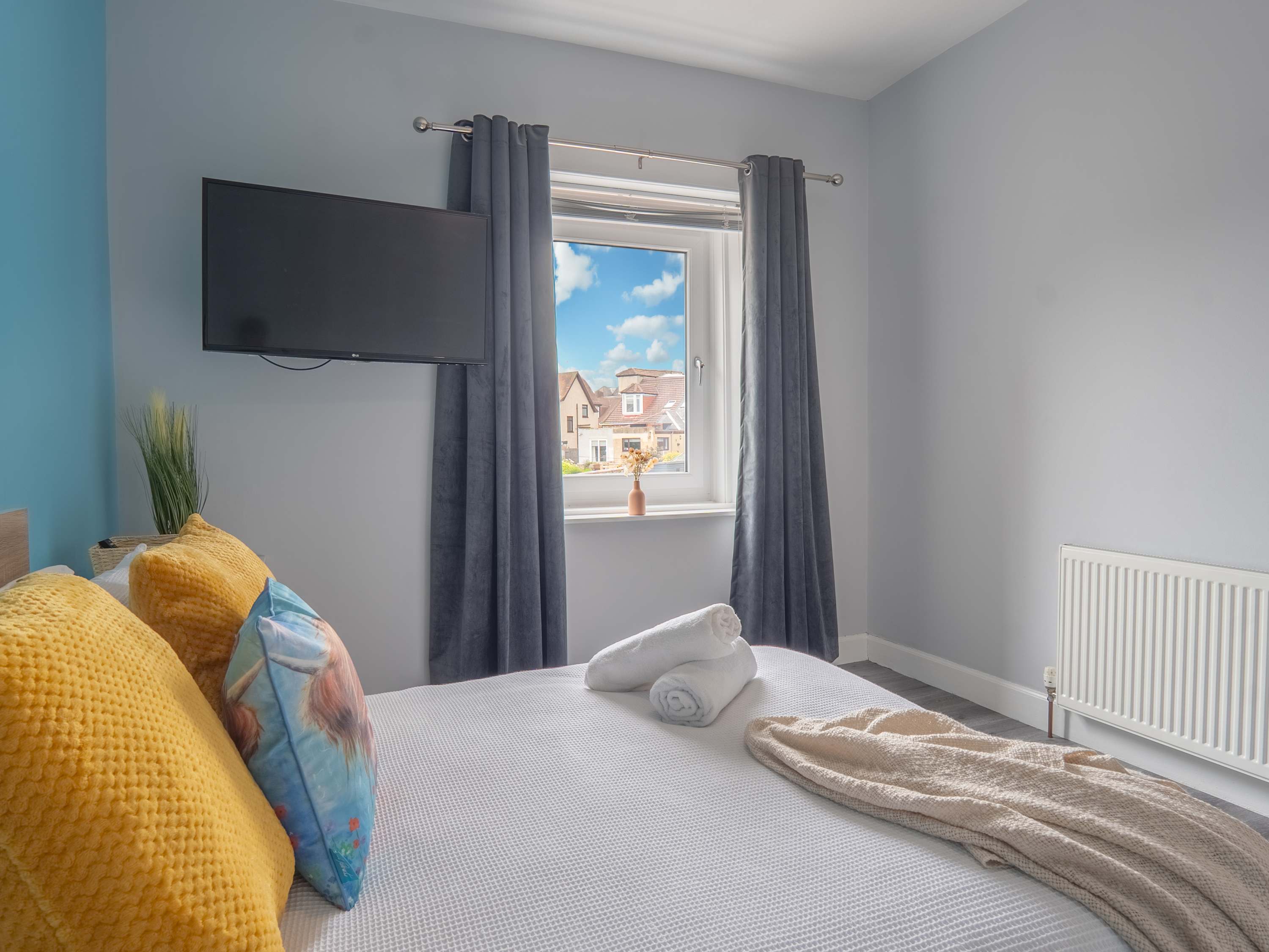 Ayr Coastal Apartment near Stadium, Free Parking in 4 Somerset Road KA8 9LY - Property image 7 - VivreStays