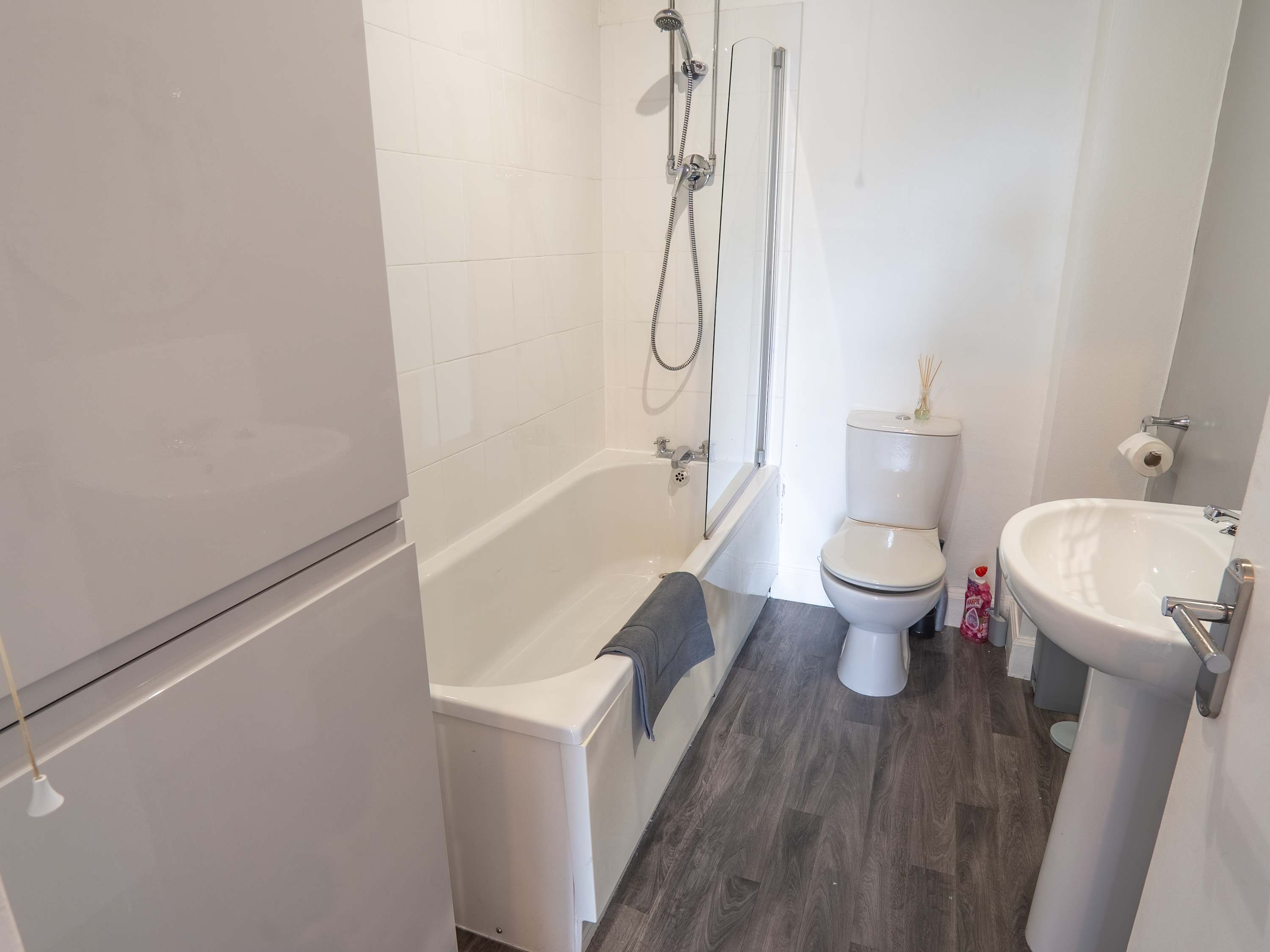 Ayr Coastal Apartment near Stadium, Free Parking in 4 Somerset Road KA8 9LY - Property image 26 - VivreStays
