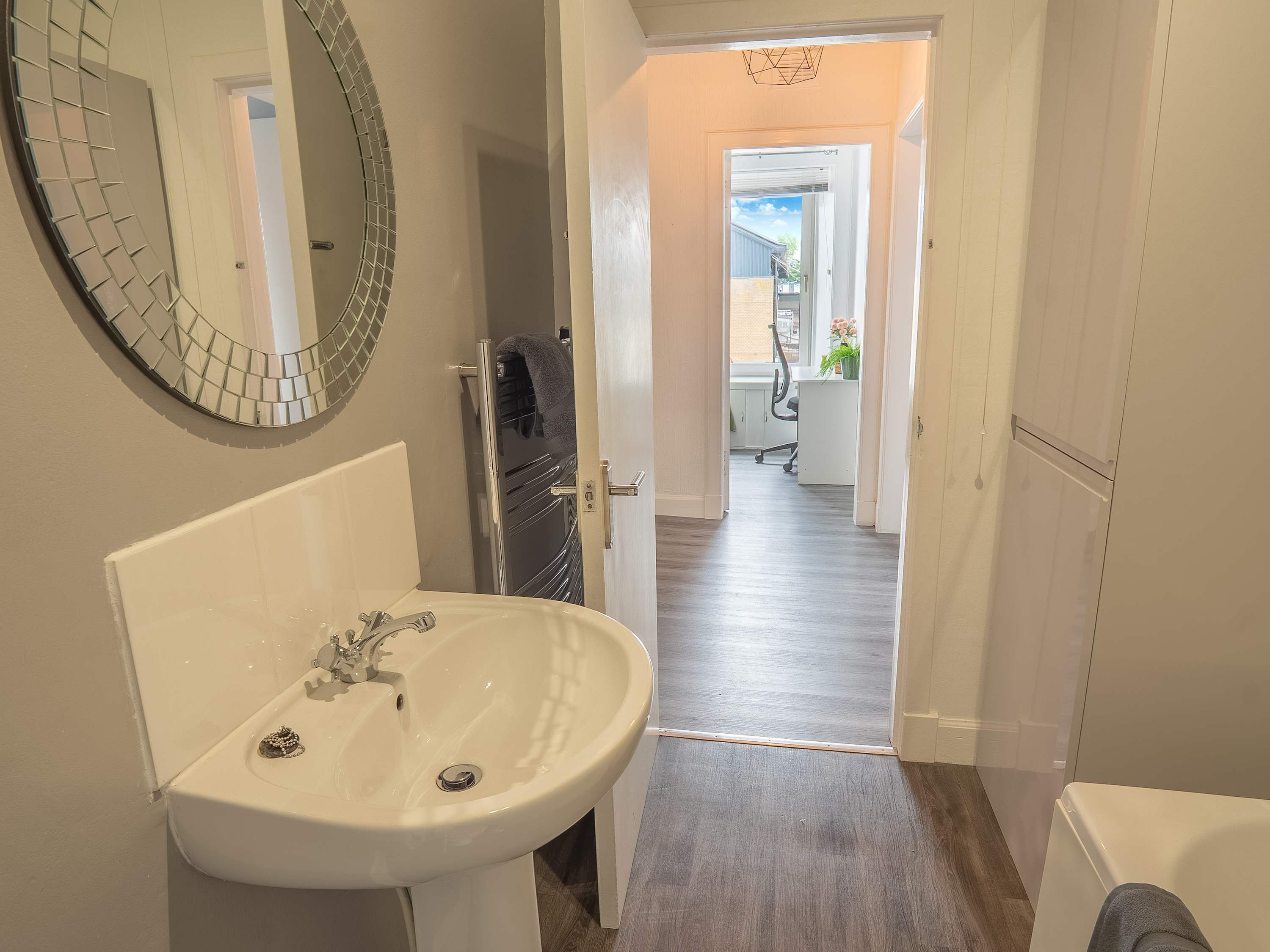 Ayr Coastal Apartment near Stadium, Free Parking in 4 Somerset Road KA8 9LY - Property image 27 - VivreStays