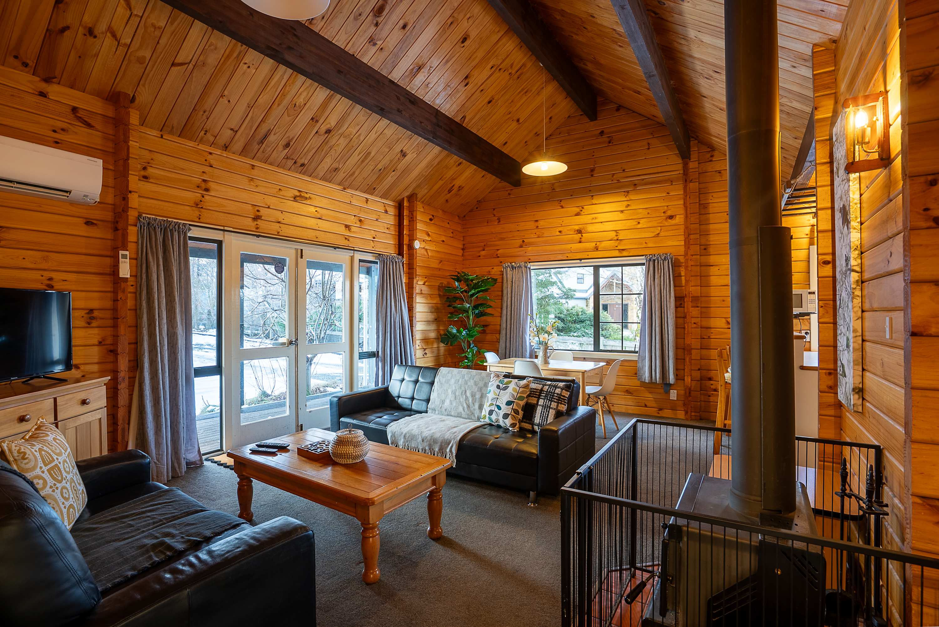 Gemini – 2BR, Near Church, Trails, Stargazing