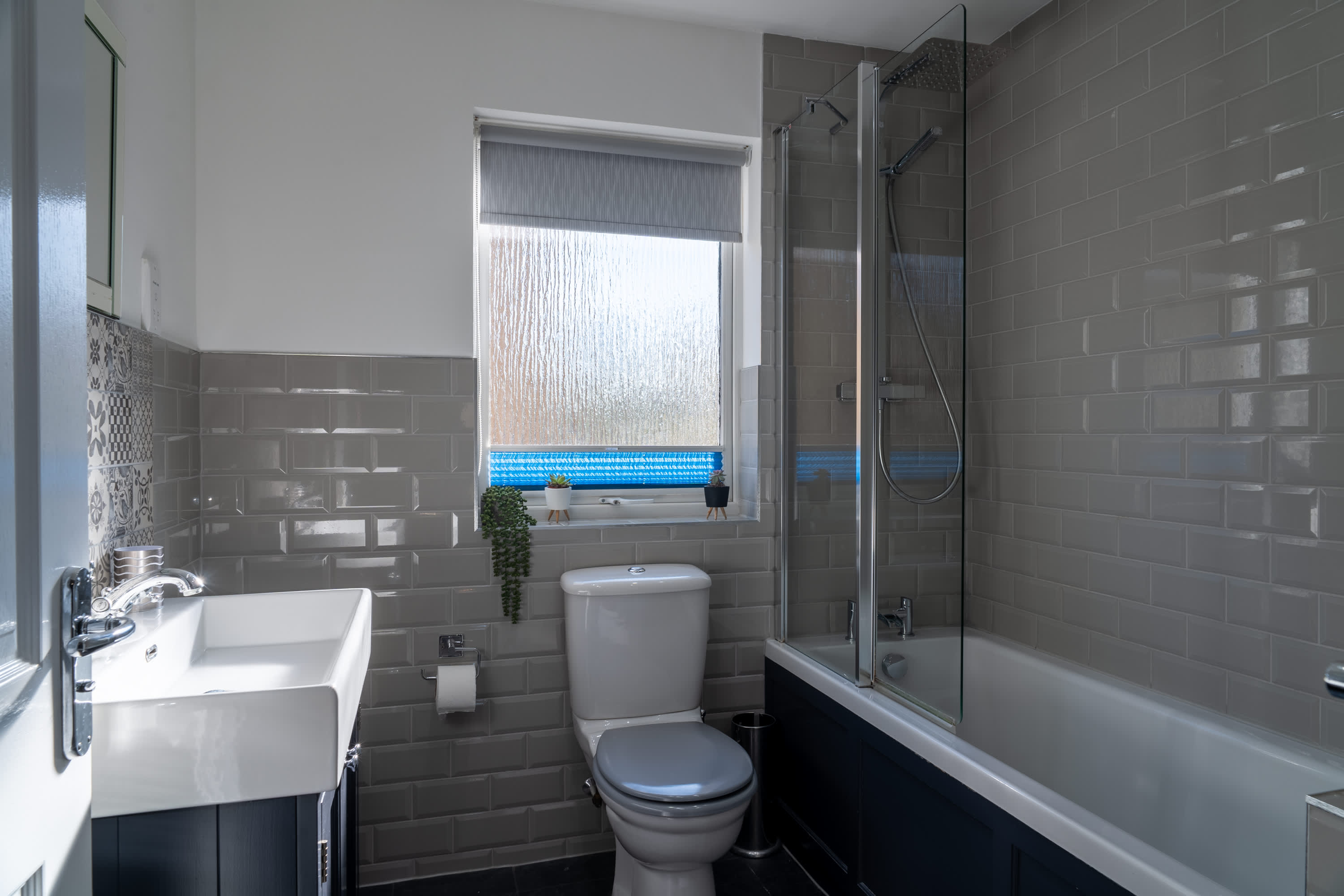 View Blue Bridge View - River View & Free Parking in 8 William Court YO10 4NL Blue Bridge View - River View & Free Parking in 8 William Court YO10 4NL - Property image 7 - VivreStays