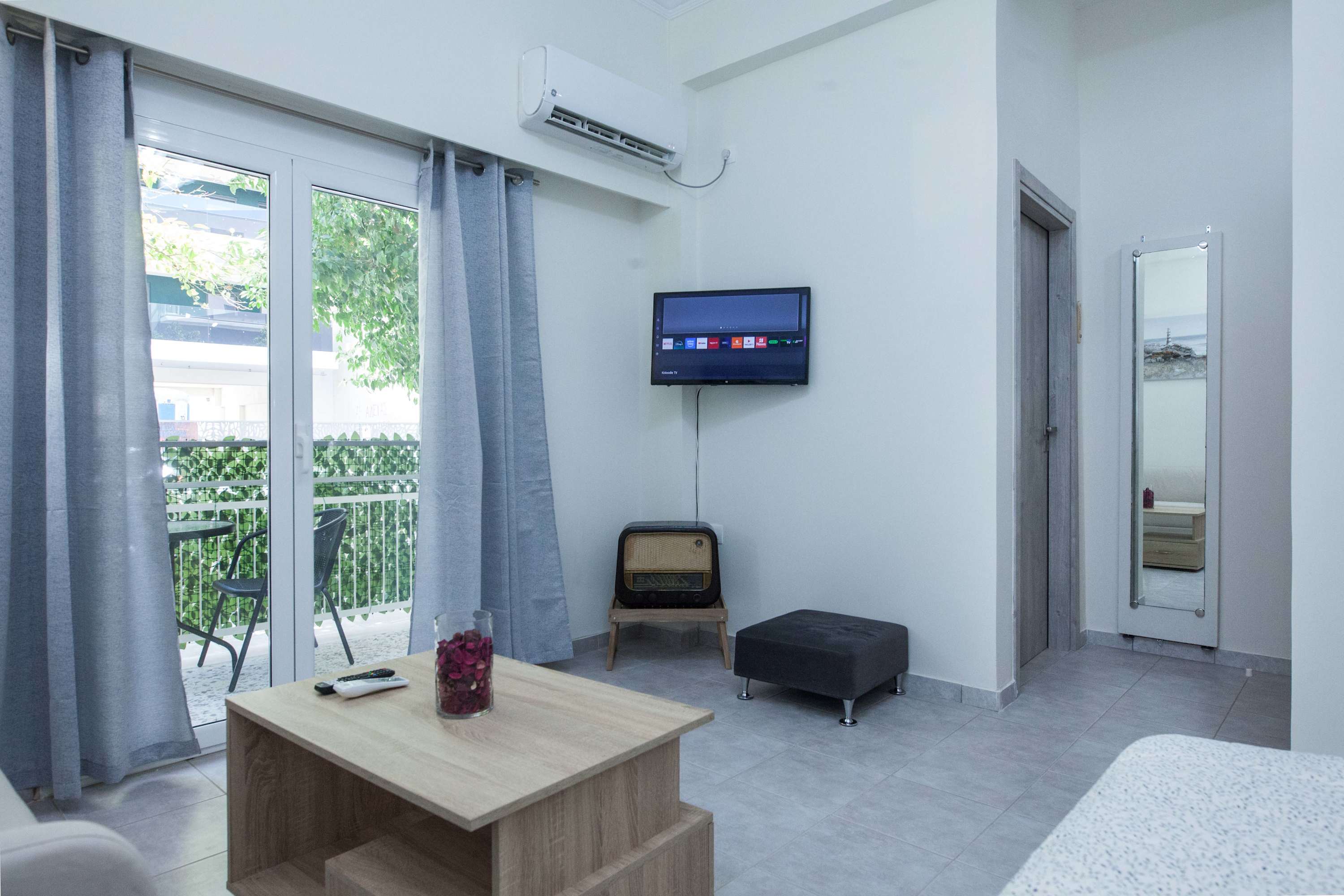 Sunny 1 Bd Apt in Kallithea with Patio — holiday rental in Athens