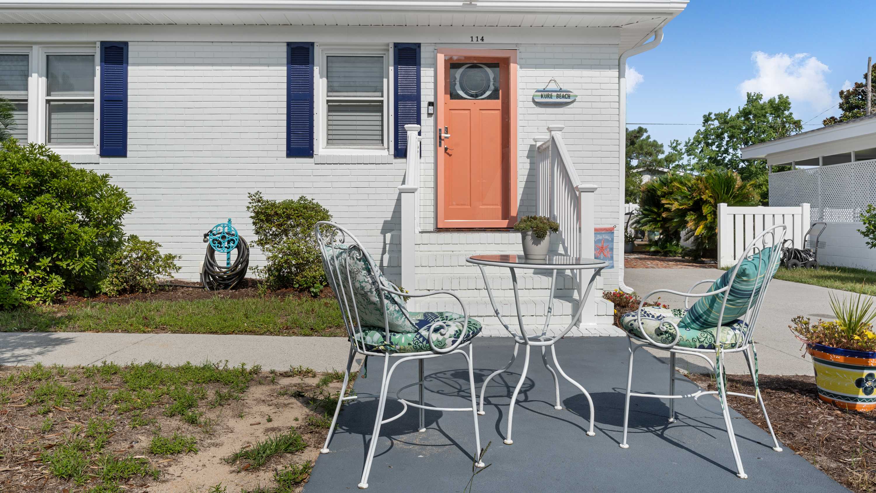 Salty Kisses, Kure Cottage Retreat — Kure Beach, NC — vacation rental