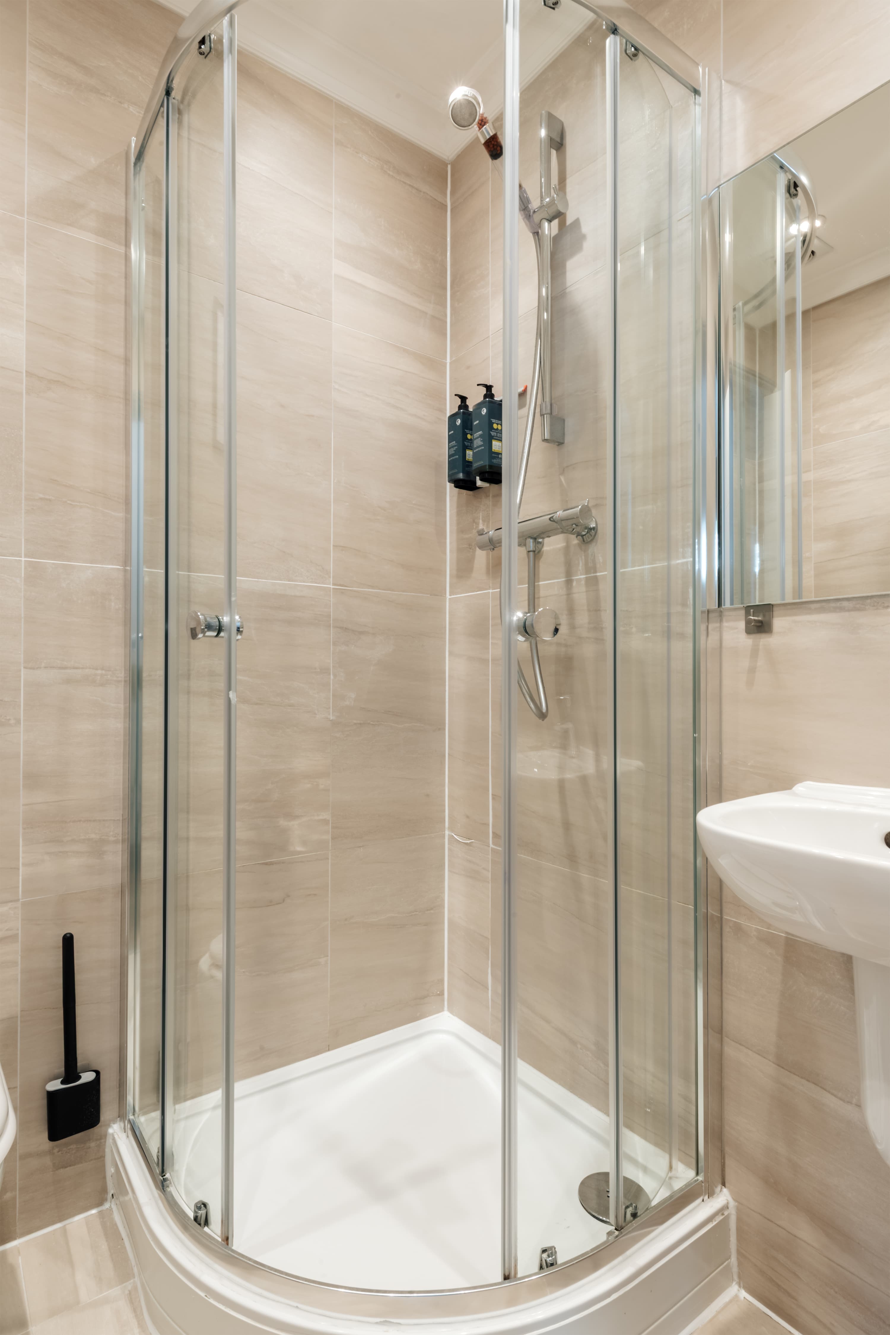 Royal Vibes in Kensington in Emperor's Gate 28 SW7 4HS - Property image 22 - VivreStays