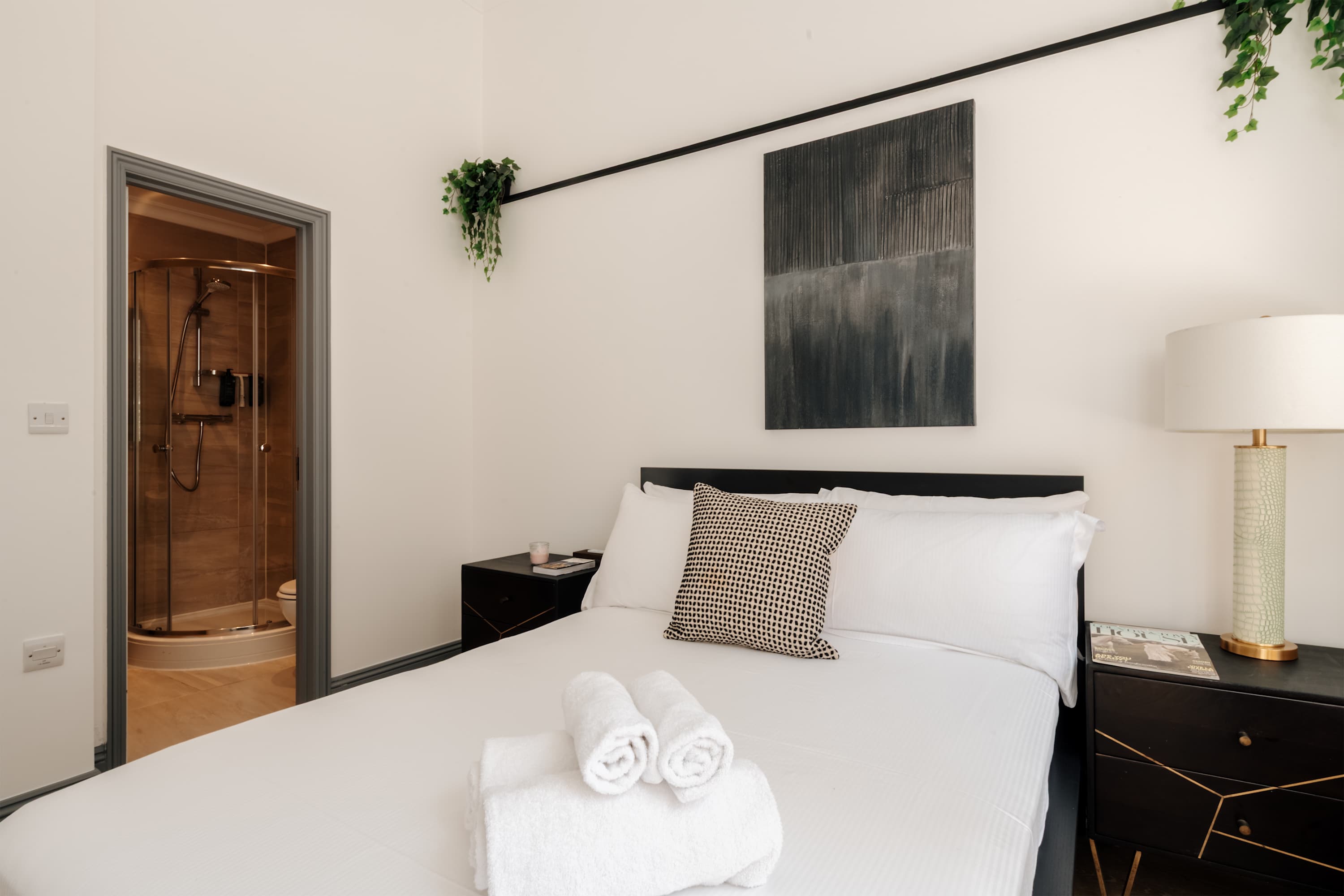 Royal Vibes in Kensington in Emperor's Gate 28 SW7 4HS - Property image 25 - VivreStays