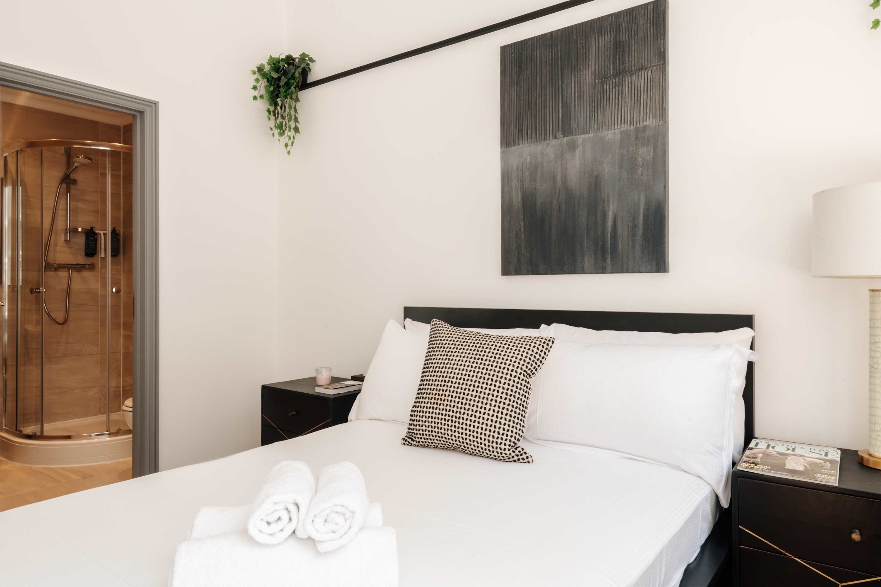 Royal Vibes in Kensington in Emperor's Gate 28 SW7 4HS - Property image 26 - VivreStays