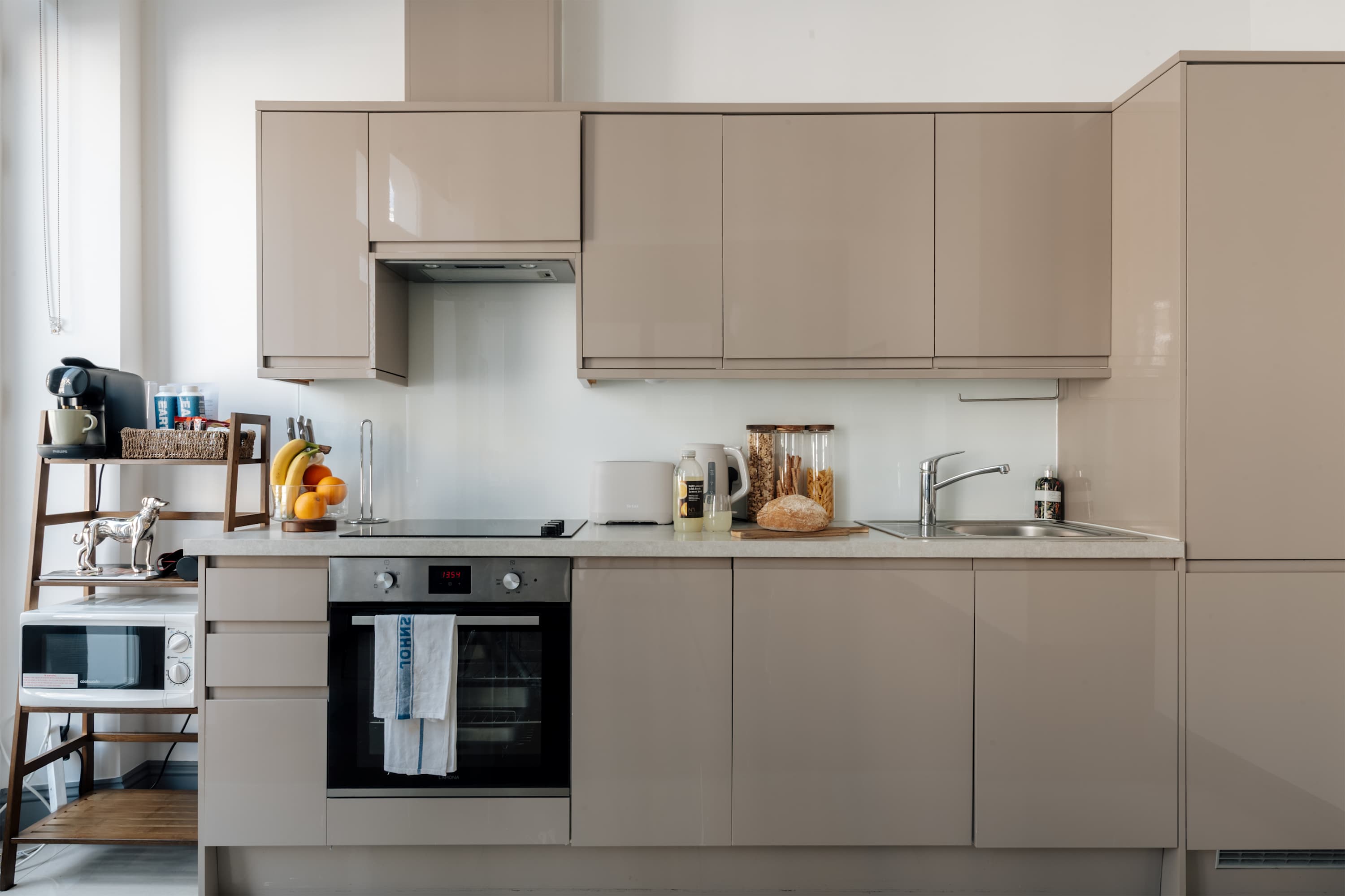 Royal Vibes in Kensington in Emperor's Gate 28 SW7 4HS - Property image 12 - VivreStays