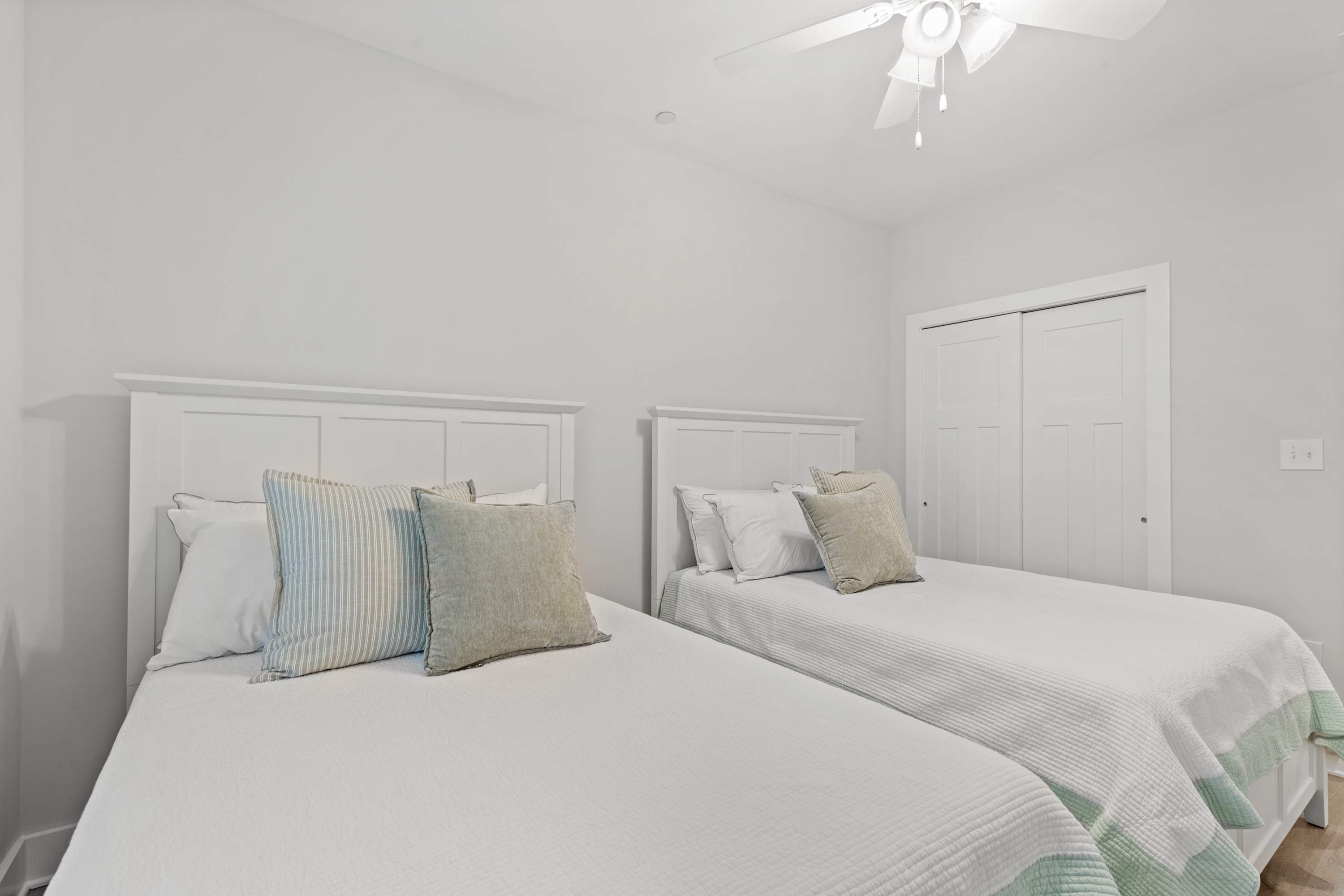 8240 Wilmington Ln | Family Townhome | Steps to the Beach