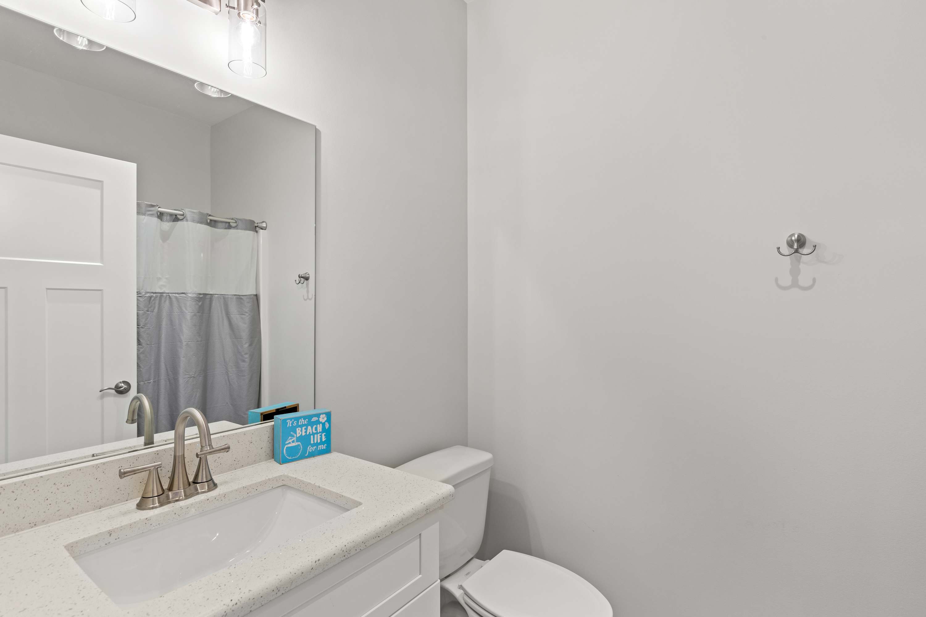 8240 Wilmington Ln | Family Townhome | Steps to the Beach