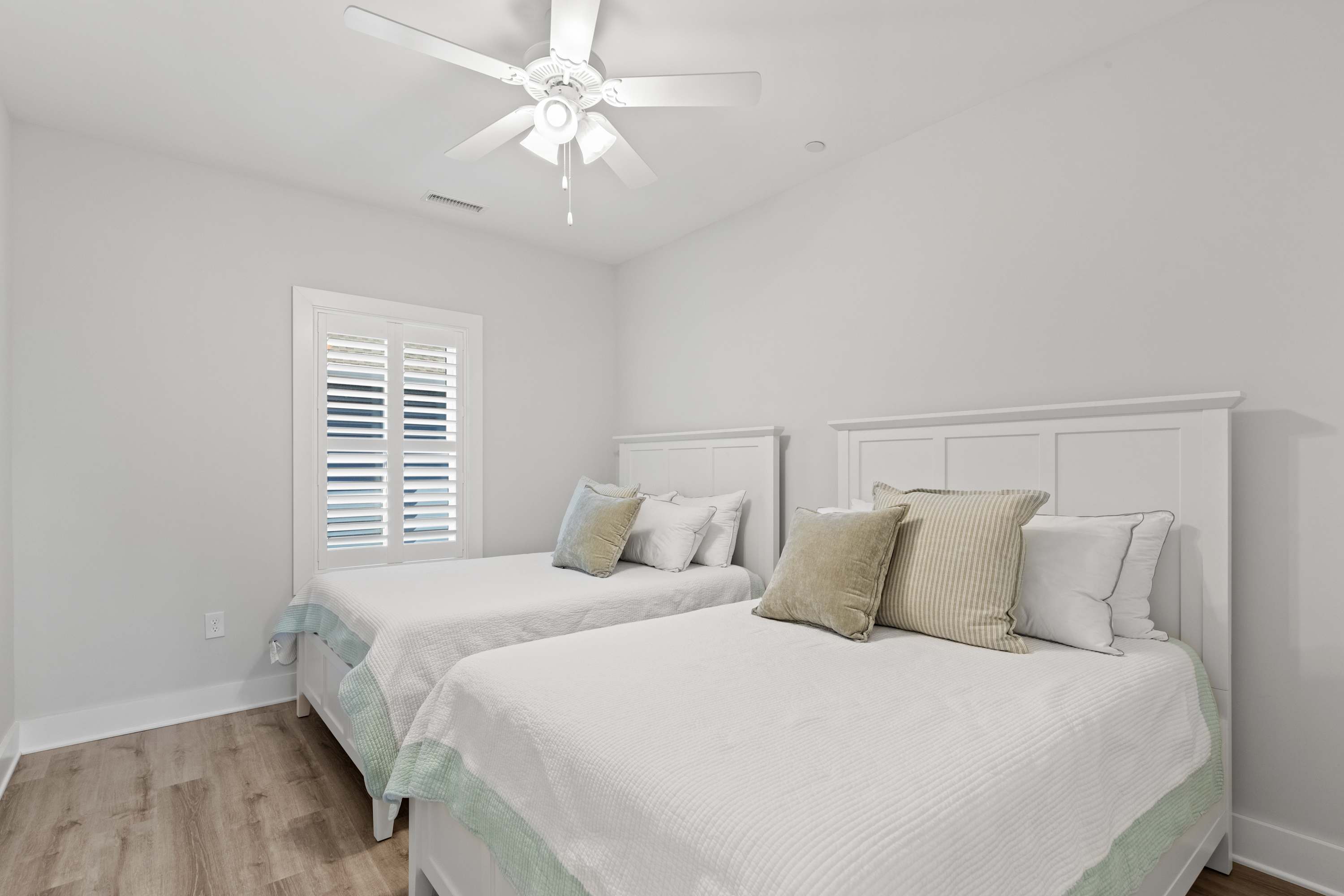 8240 Wilmington Ln | Family Townhome | Steps to the Beach