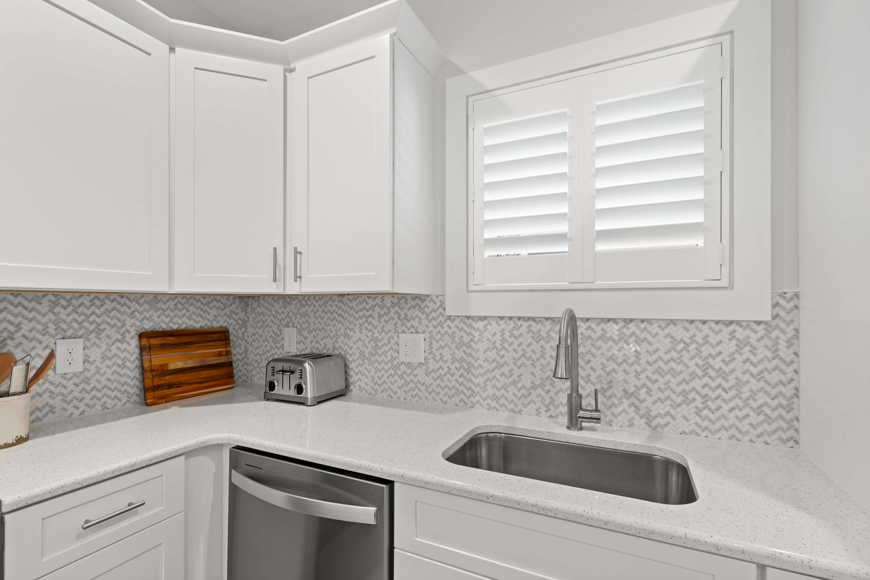 8240 Wilmington Ln | Family Townhome | Steps to the Beach
