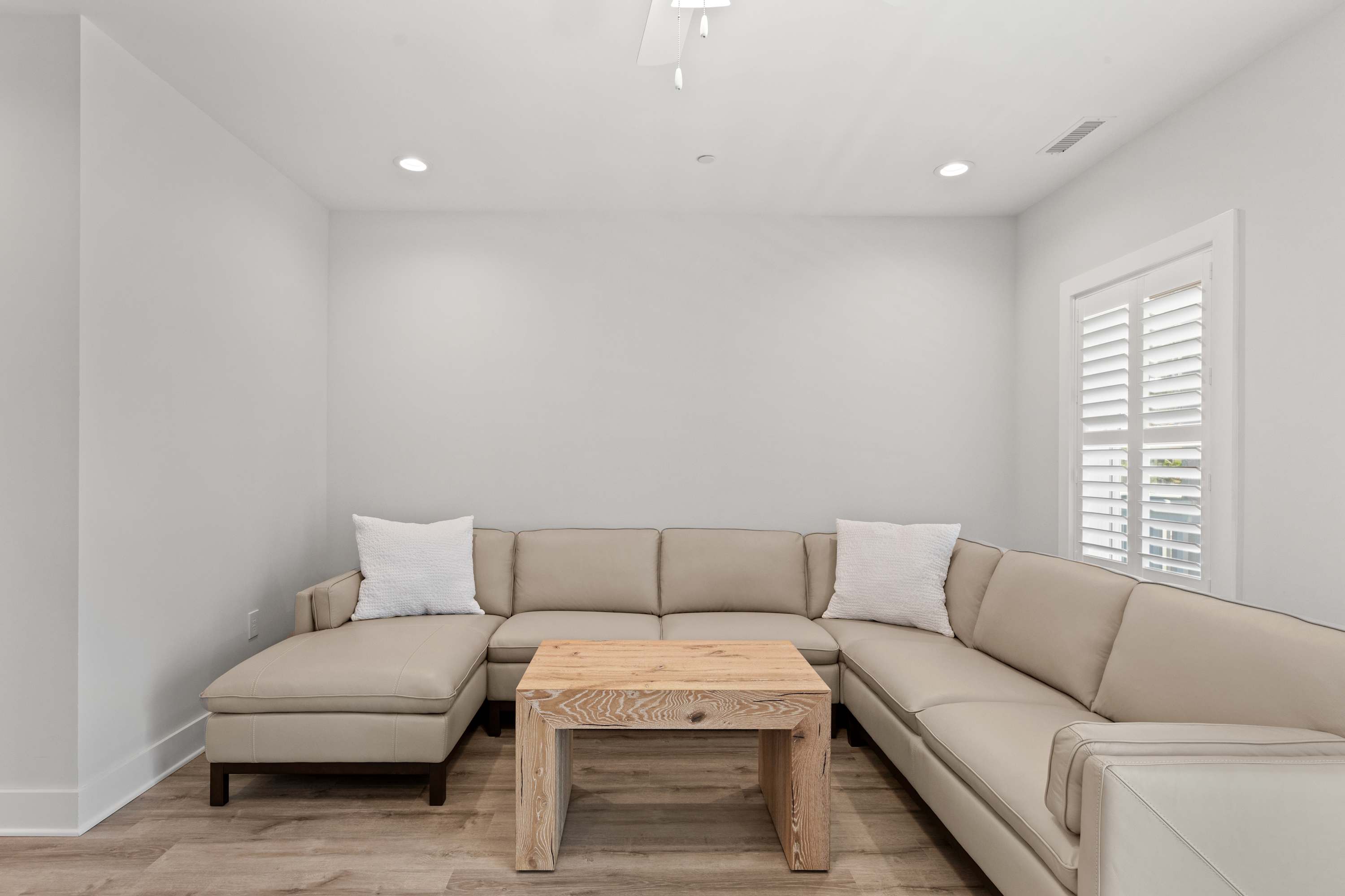 8240 Wilmington Ln | Family Townhome | Steps to the Beach