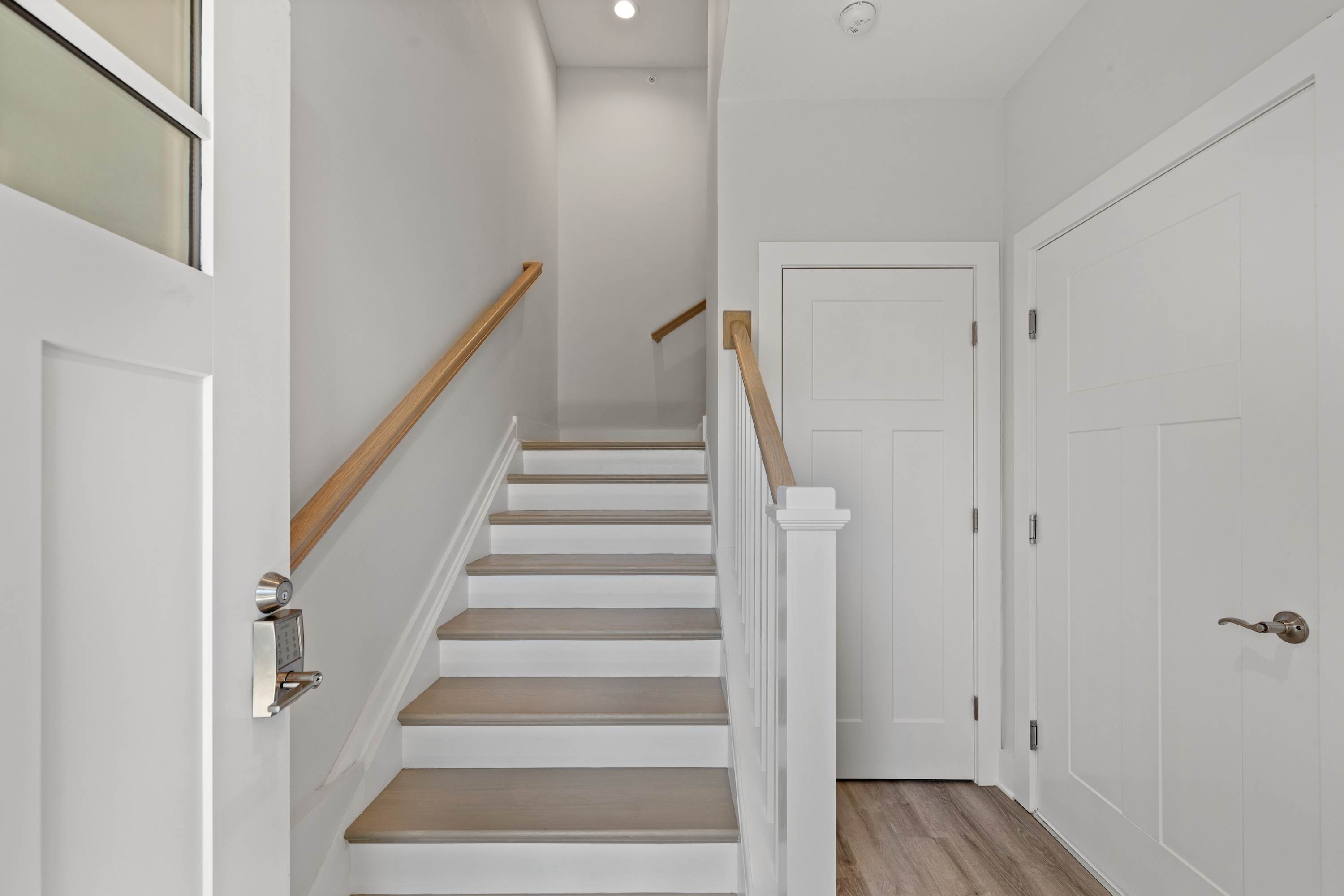 8240 Wilmington Ln | Family Townhome | Steps to the Beach