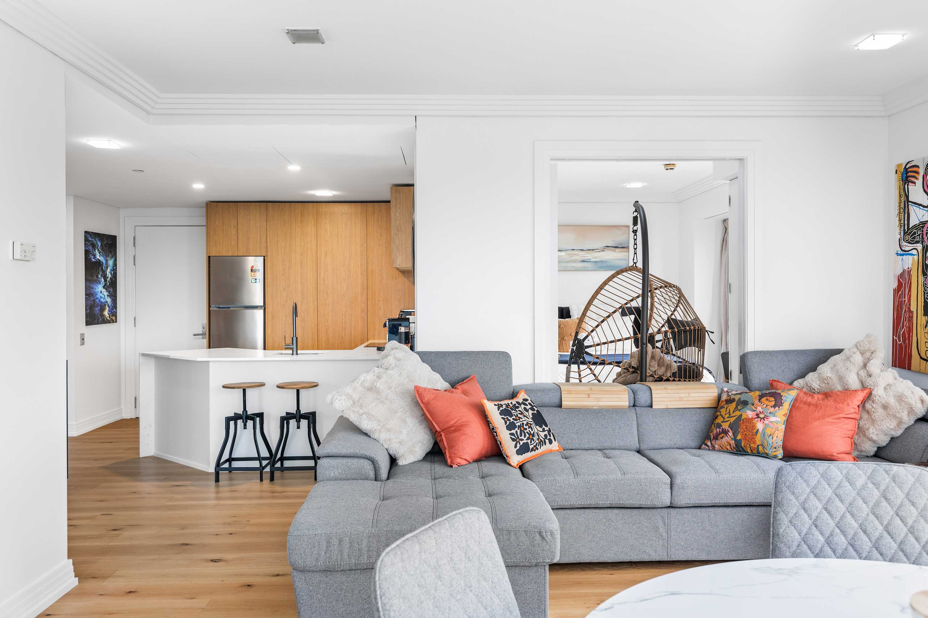 Skyline Views CBD 2BR w Pool Gym Zodiak Stays | Photo 3