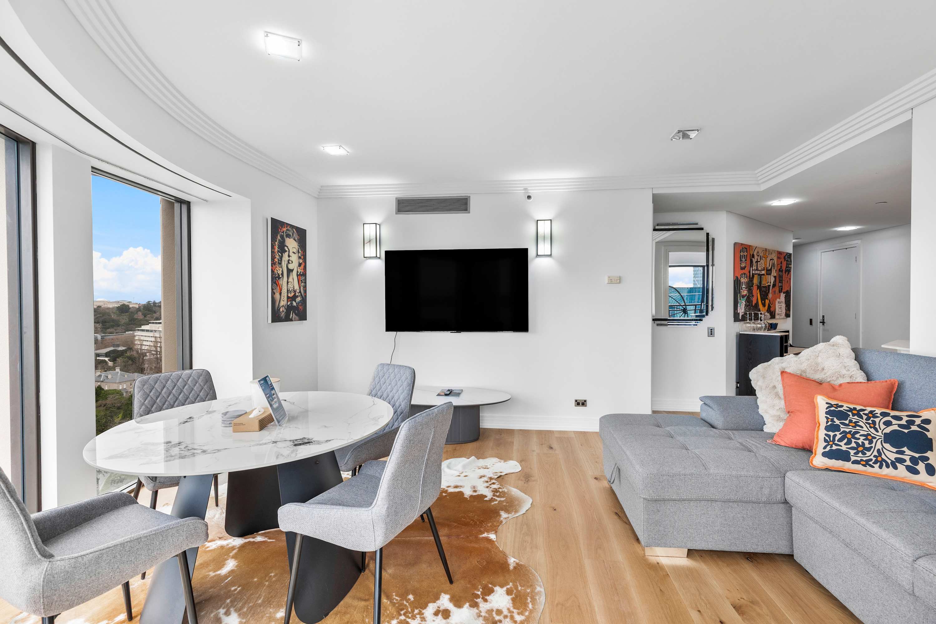 Skyline Views CBD 2BR w Pool Gym Zodiak Stays | Photo 2