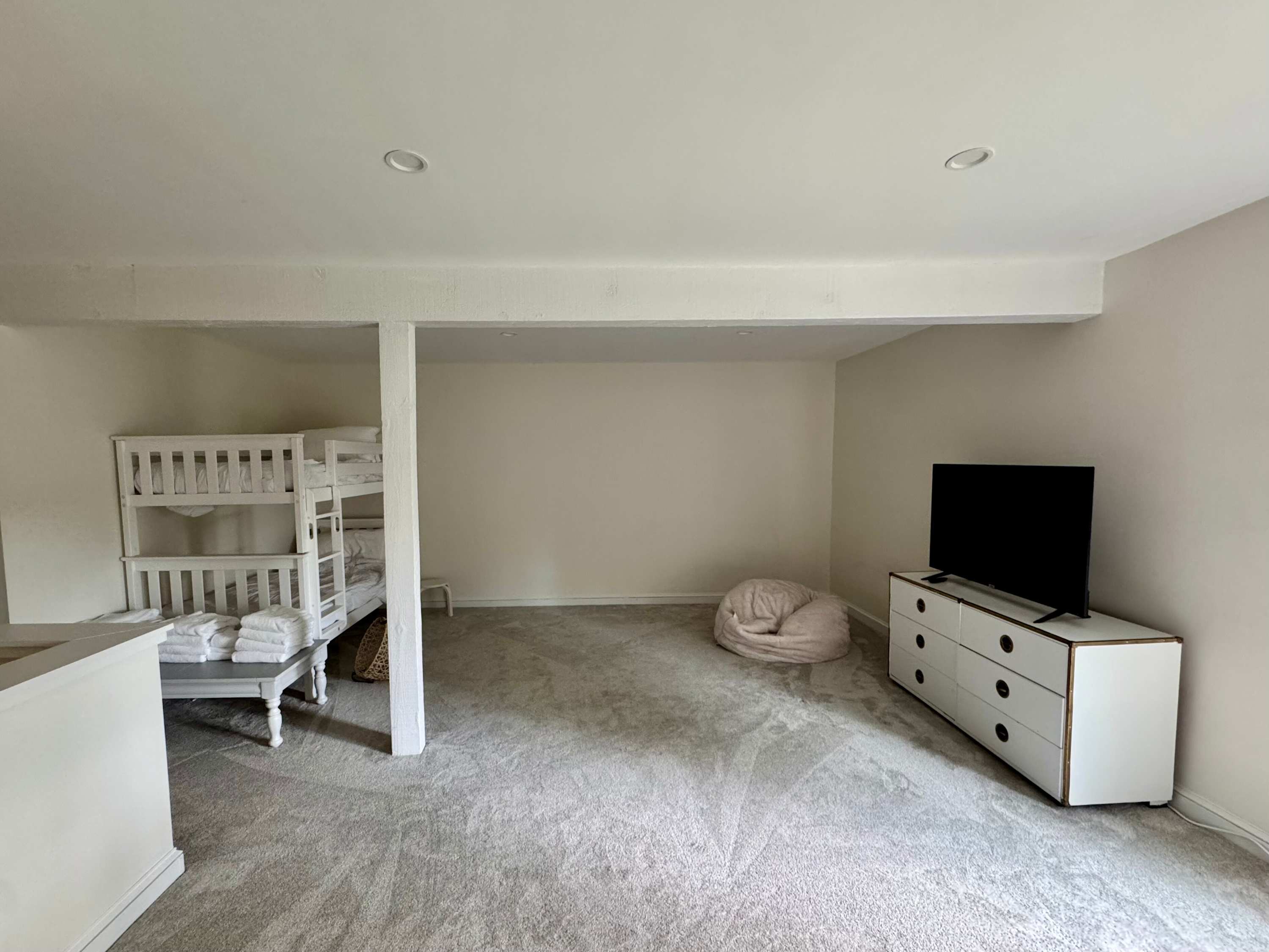 Walk to Ski Hill, Mountain Chalet | Kingswood 5F