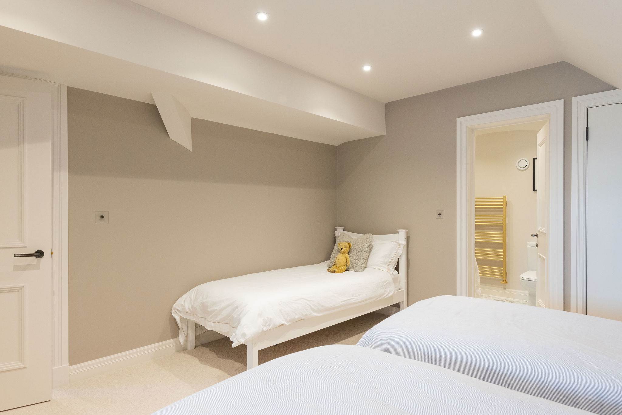 Cosy corner bed – ideal for younger guests