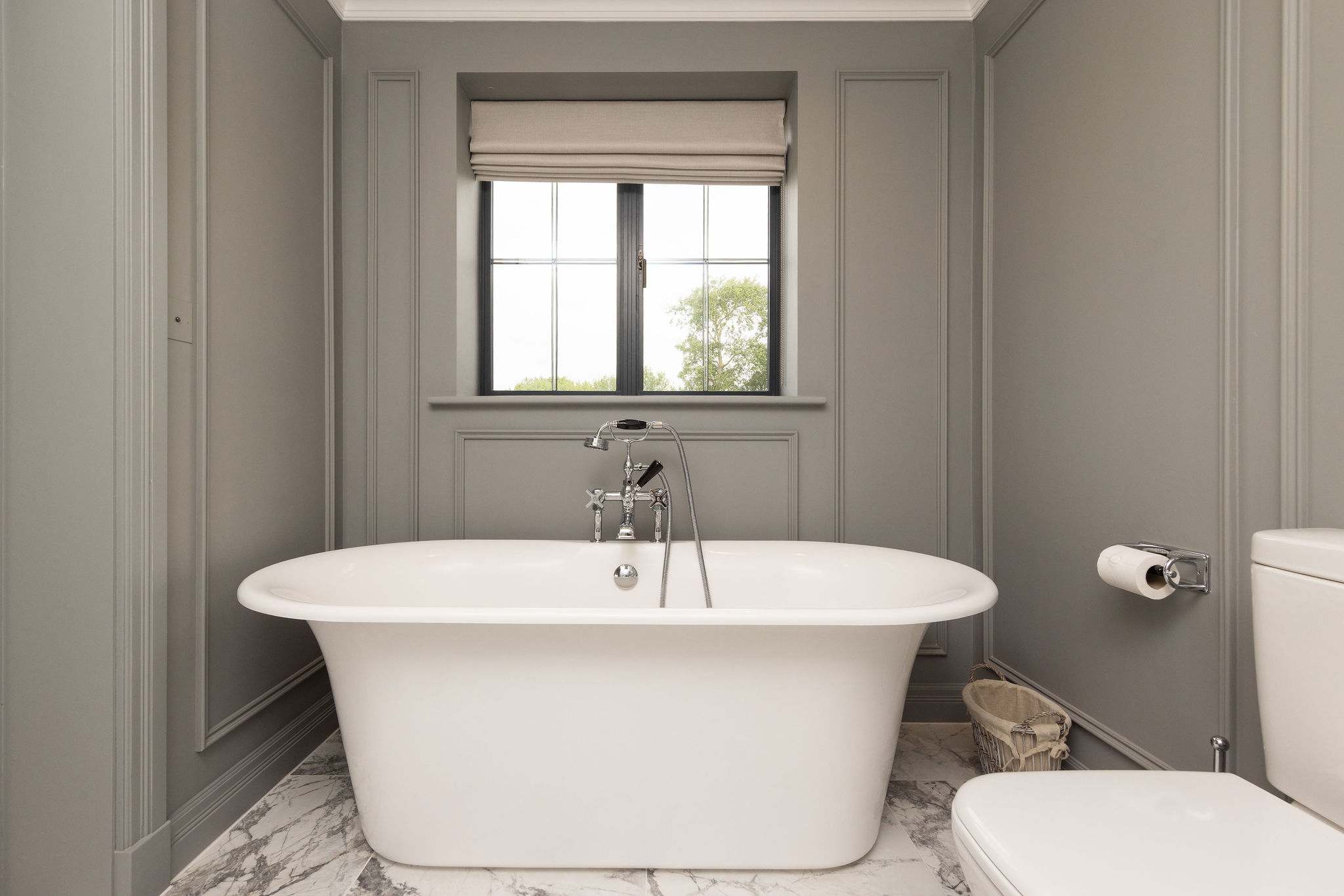 Freestanding bathtub with bedroom 2's en suite