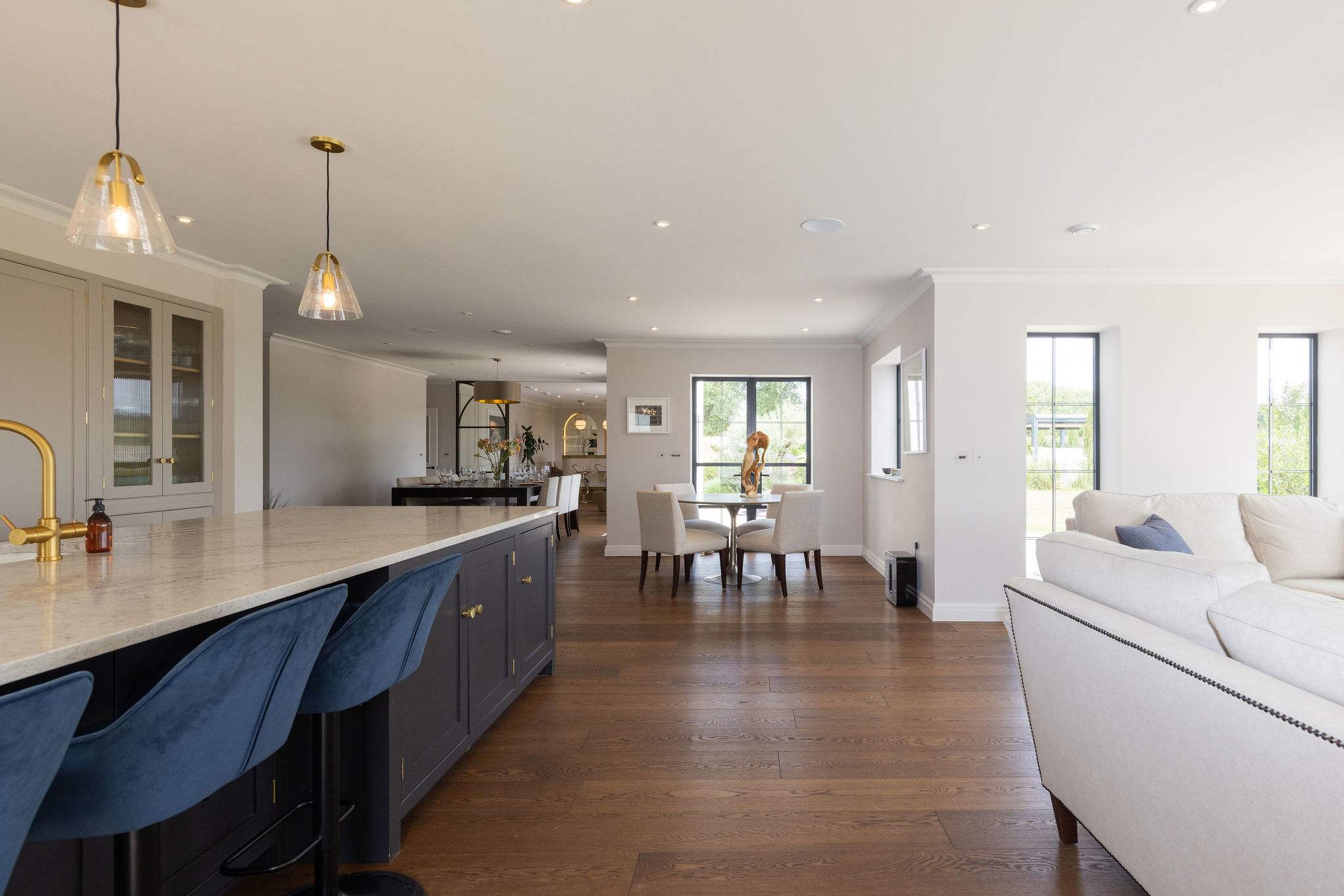 Flowing space with breakfast bar and formal dining